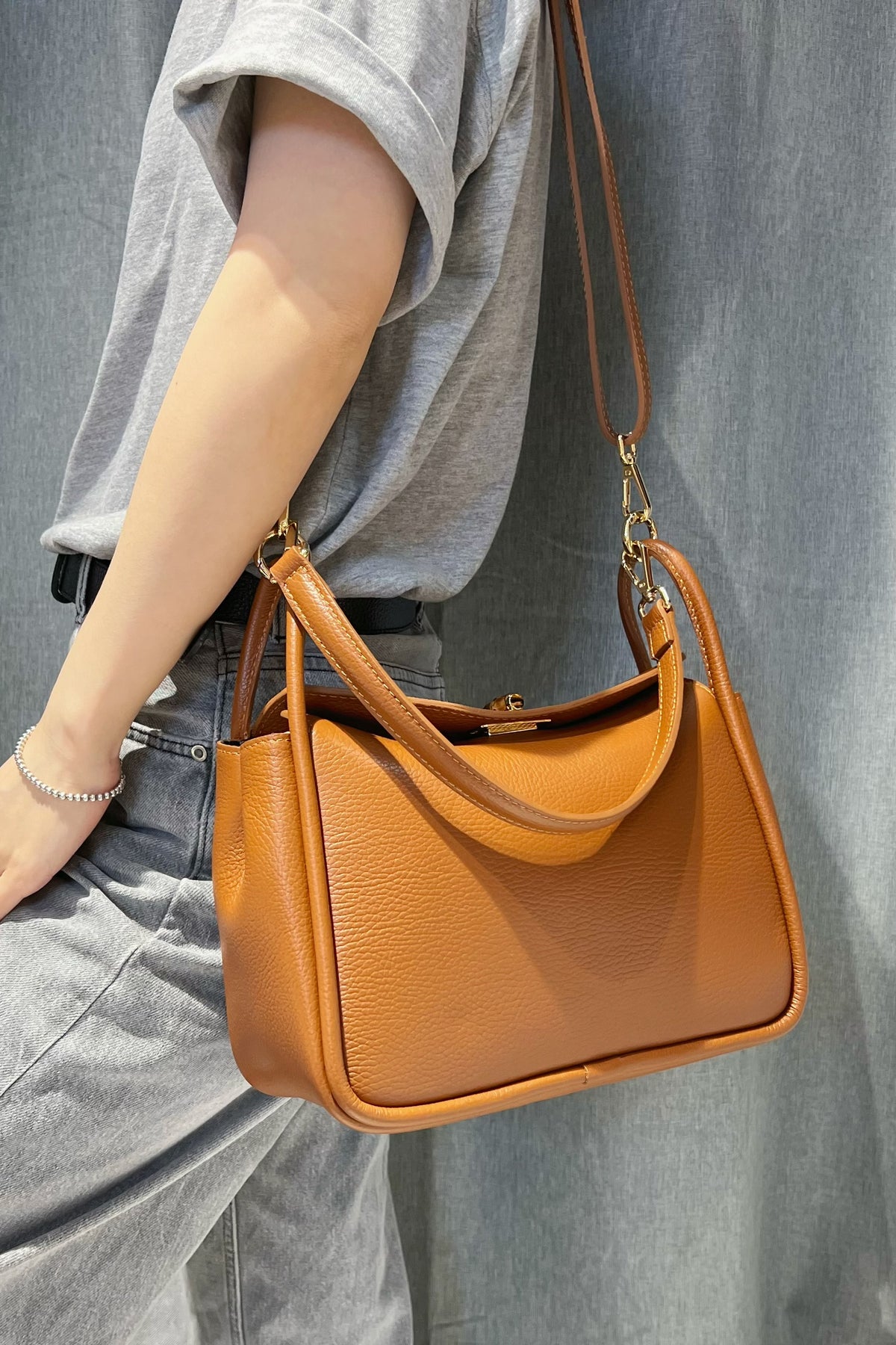 ZZ151 Camel Leather Top Handle Bag