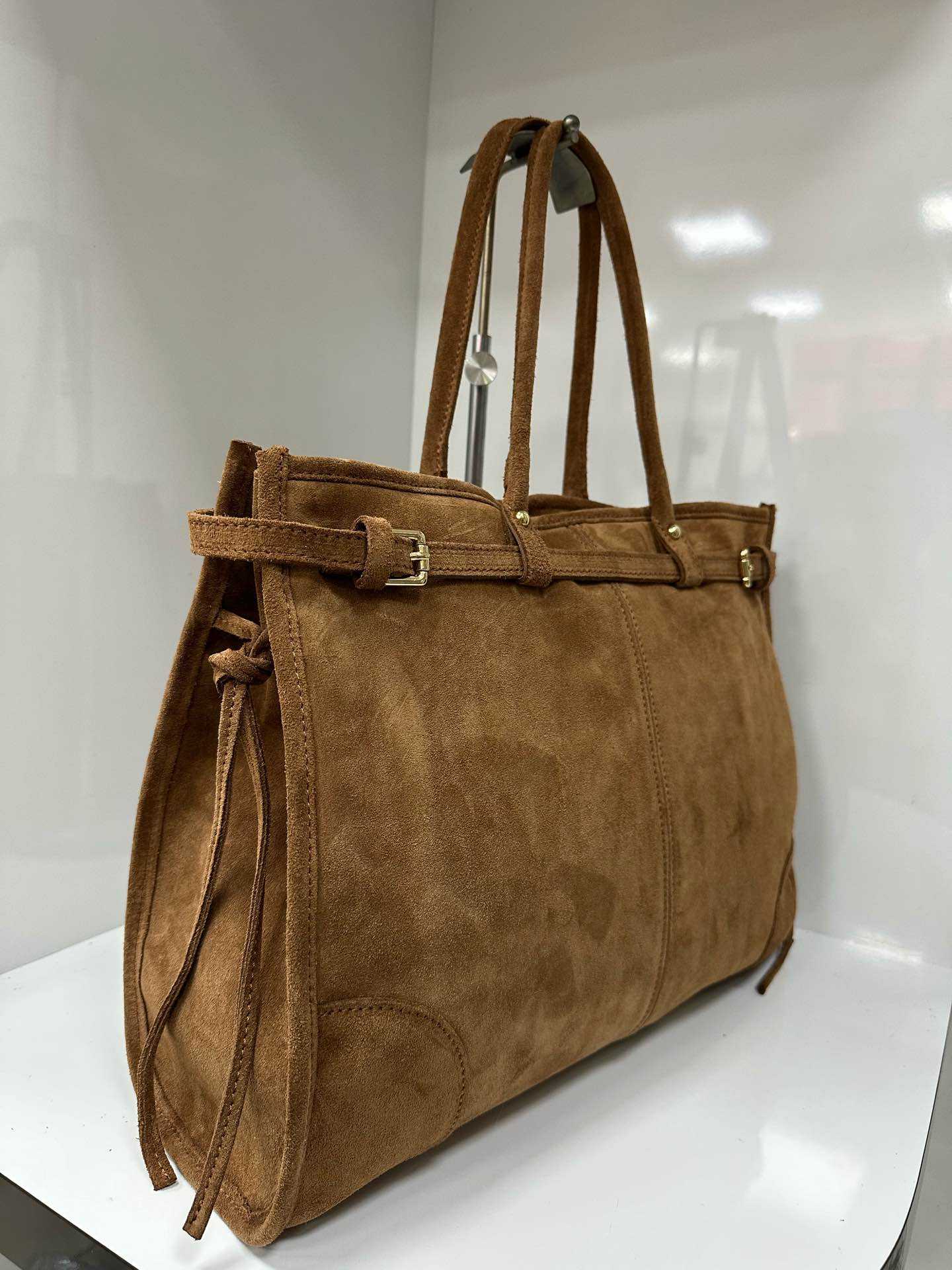L0335 Bag 16.9in 3 Color Options