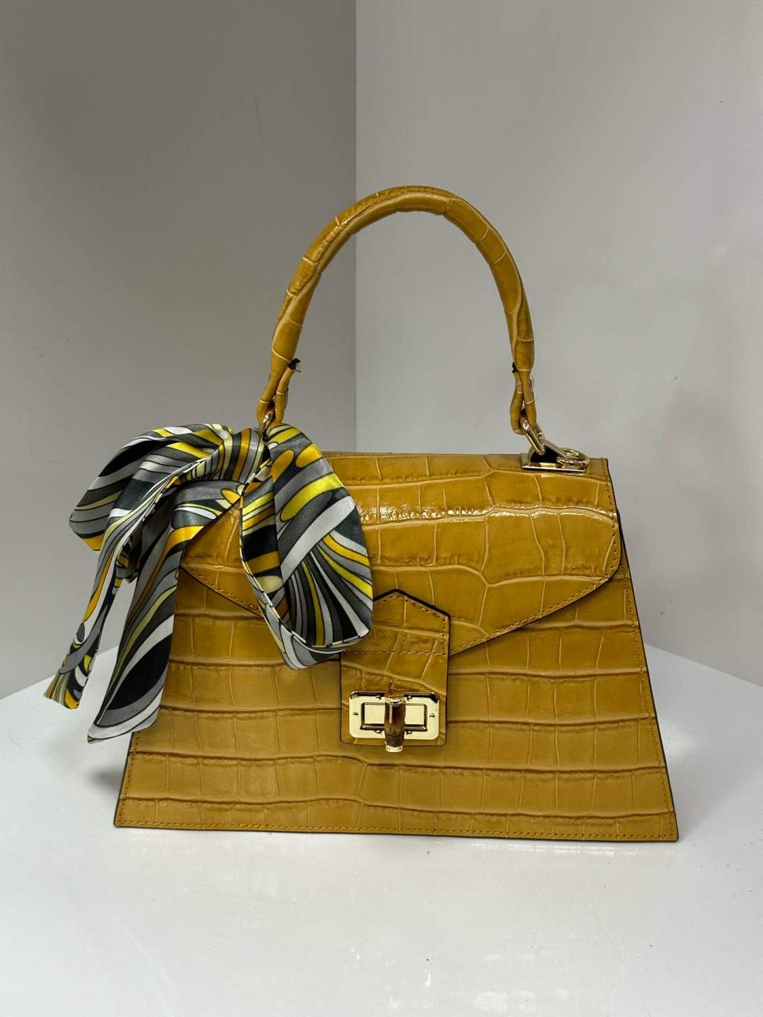 L0504 Bag 10.6in 12 Color Options