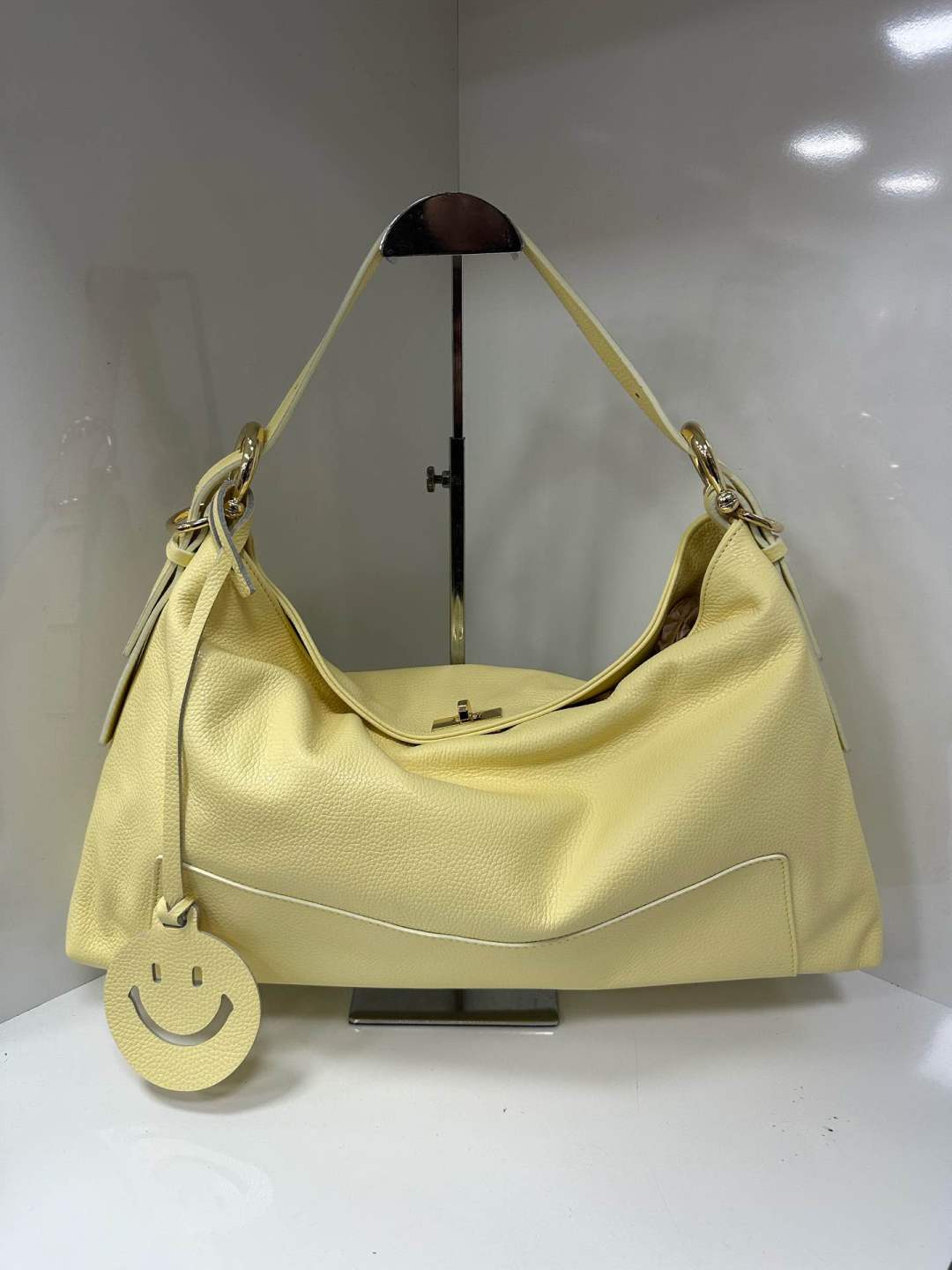L0527 Bag 18.5in 9 Color Options
