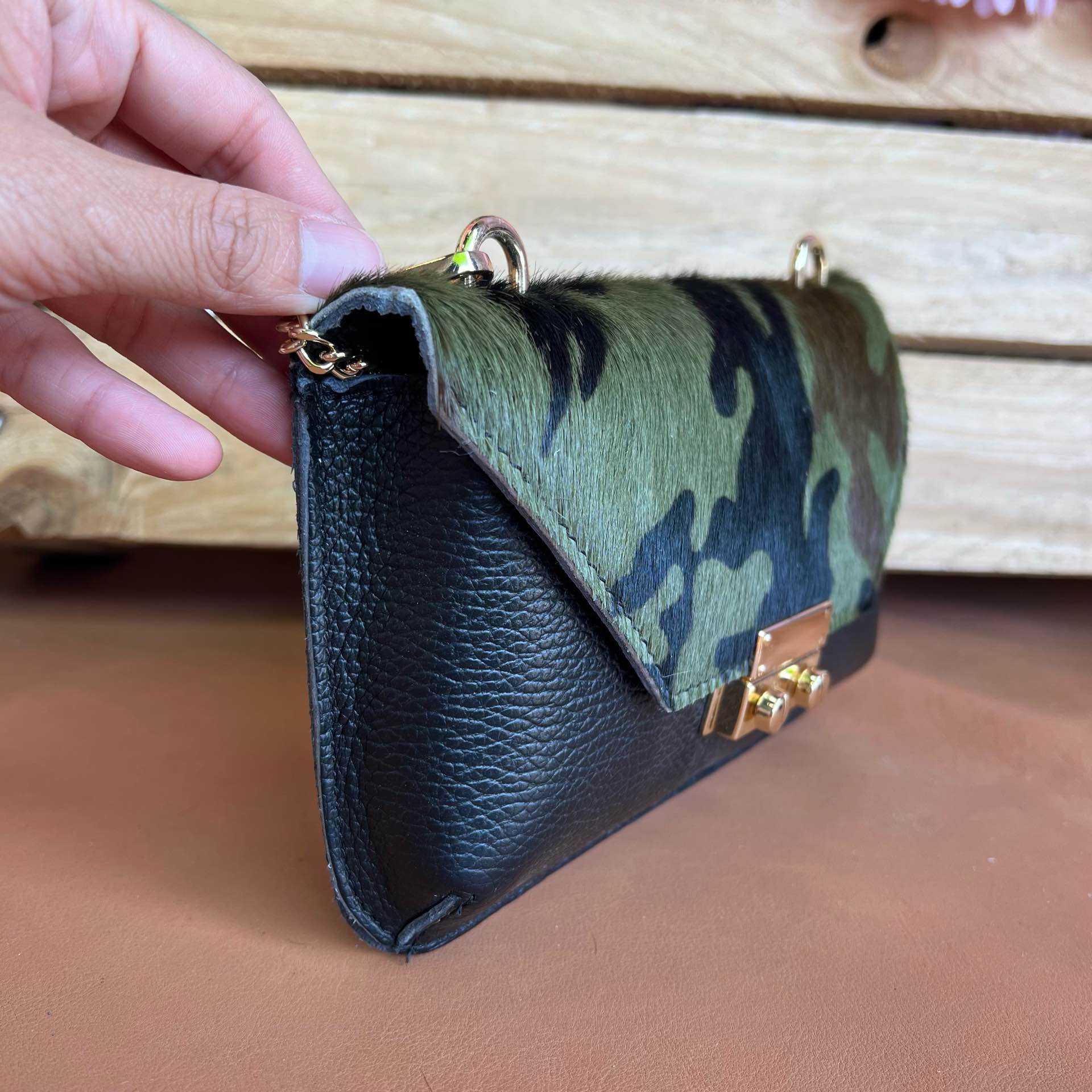 MI9119 Bag 7.9in 2 Color Options