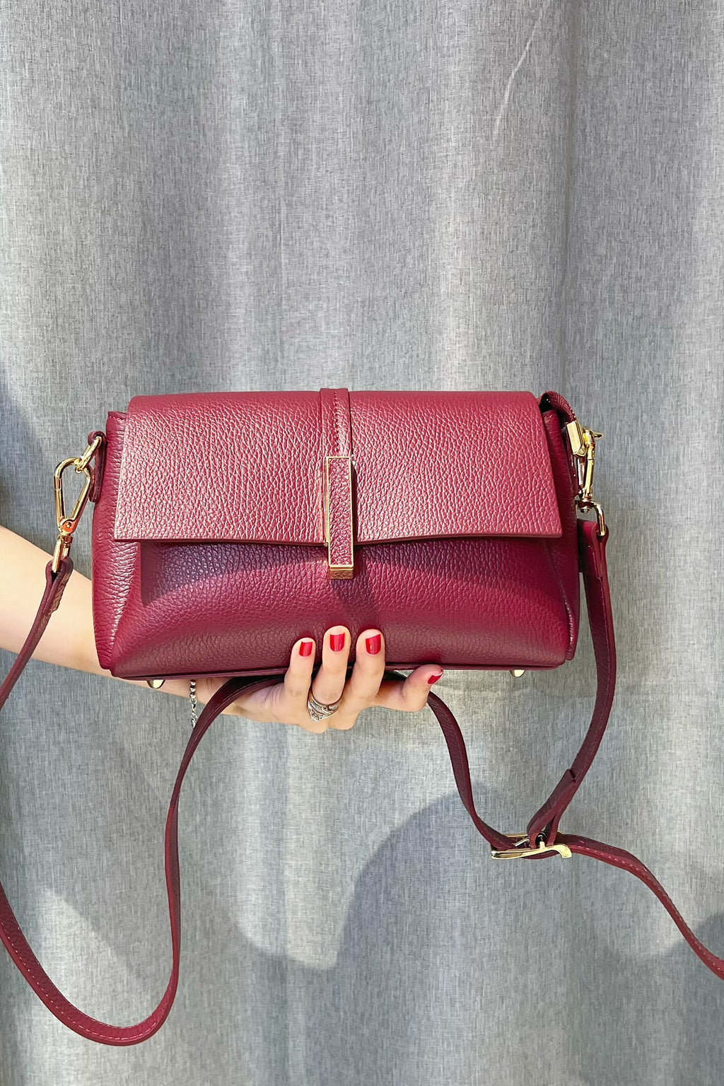 ZZ140 Burgundy Leather 3-Compartment Crossbody Bag