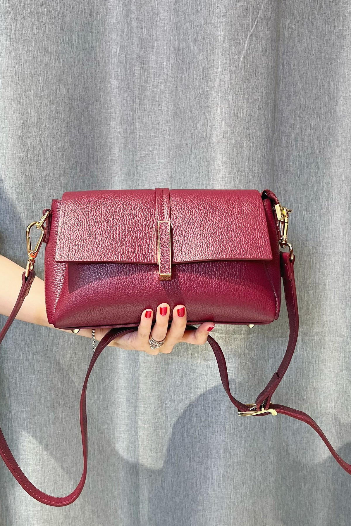 ZZ140 Burgundy Leather 3-Compartment Crossbody Bag