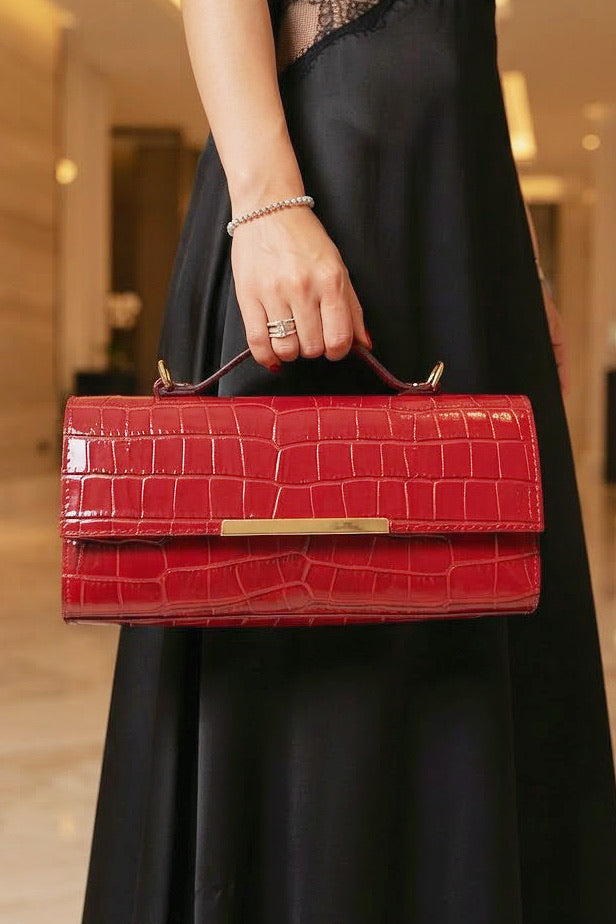 ZZ160 Red Croco Leather Pochette Bag