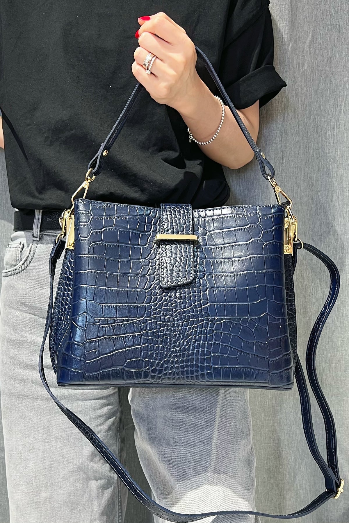 ZZ178 Navy Croco Top Handle Bag