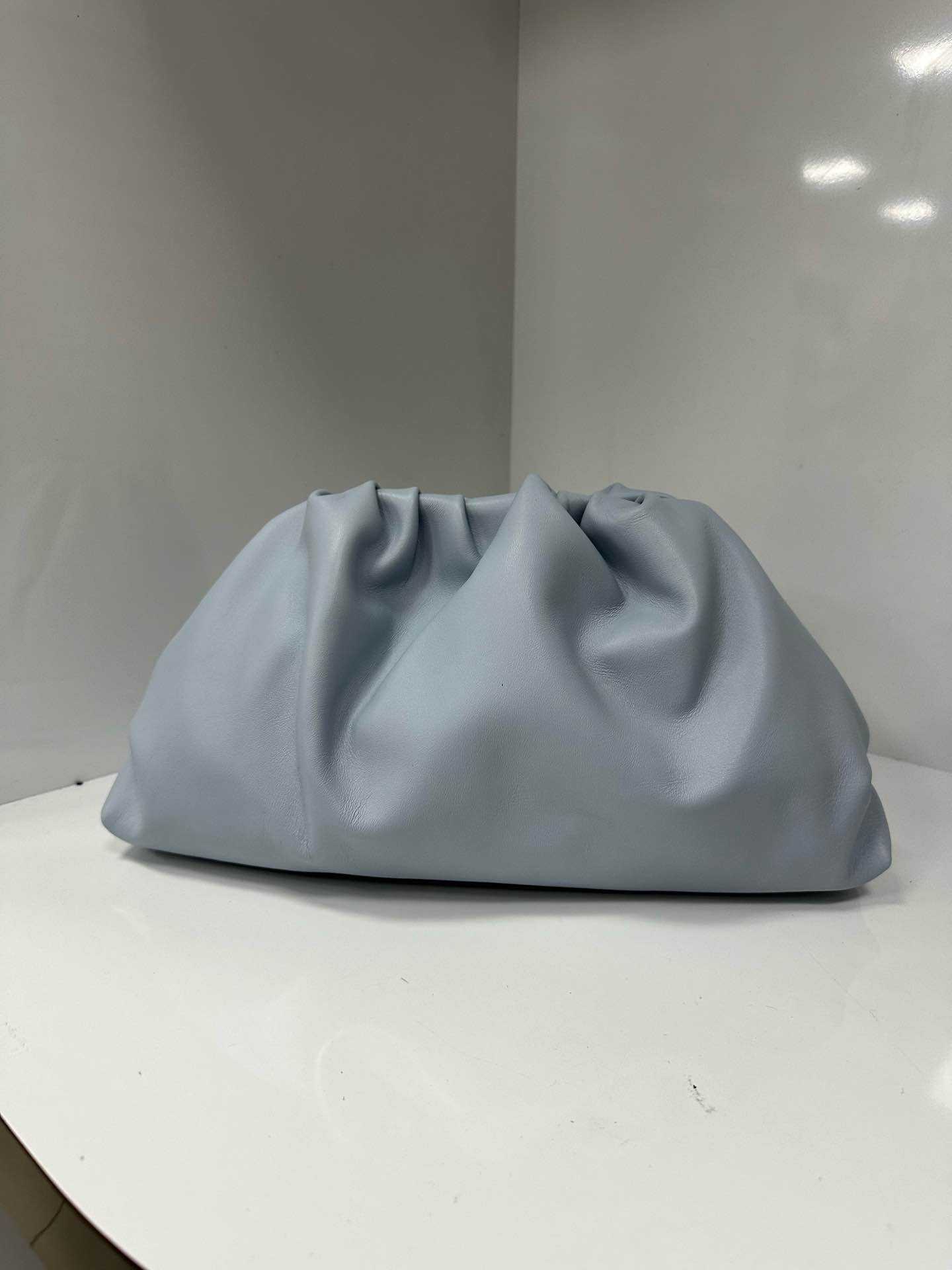 L0288 Bag 13.4in 2 Color Options