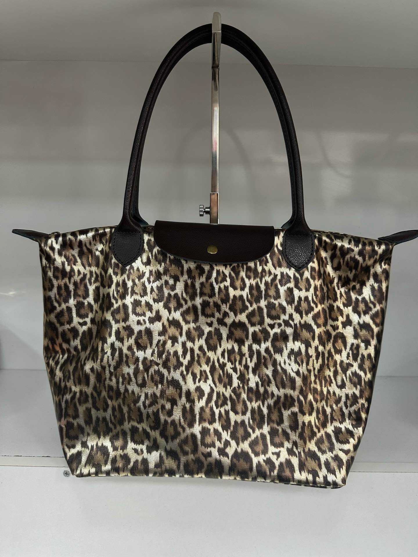 L0253 Bag 15.7in 2 Color Options