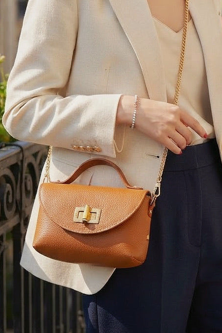 ZZ125 Camel Grained Leather Chain Crossbody Bag