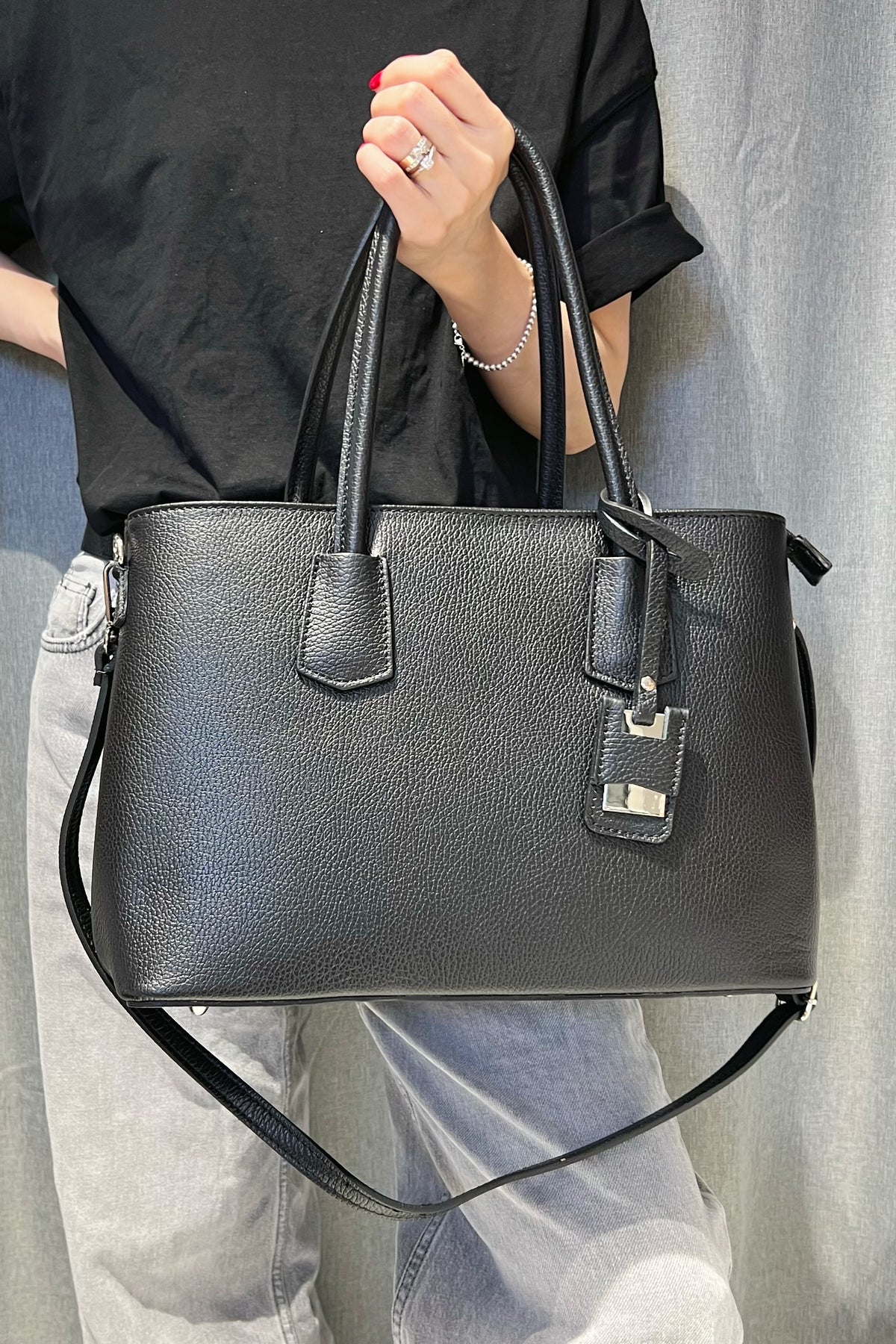 ZZ043 Black Grained Leather Work Bag