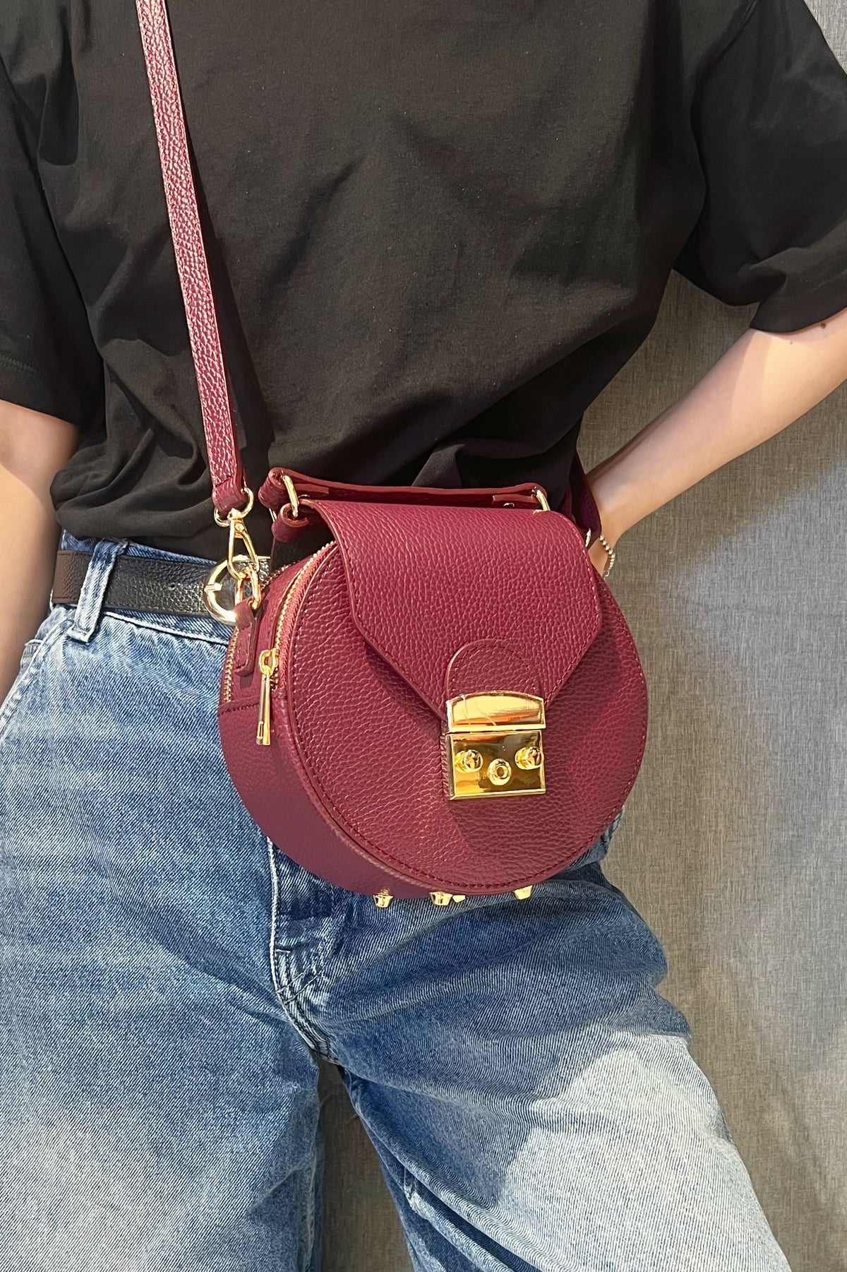 ZZ099 Burgundy Round Leather Crossbody Bag