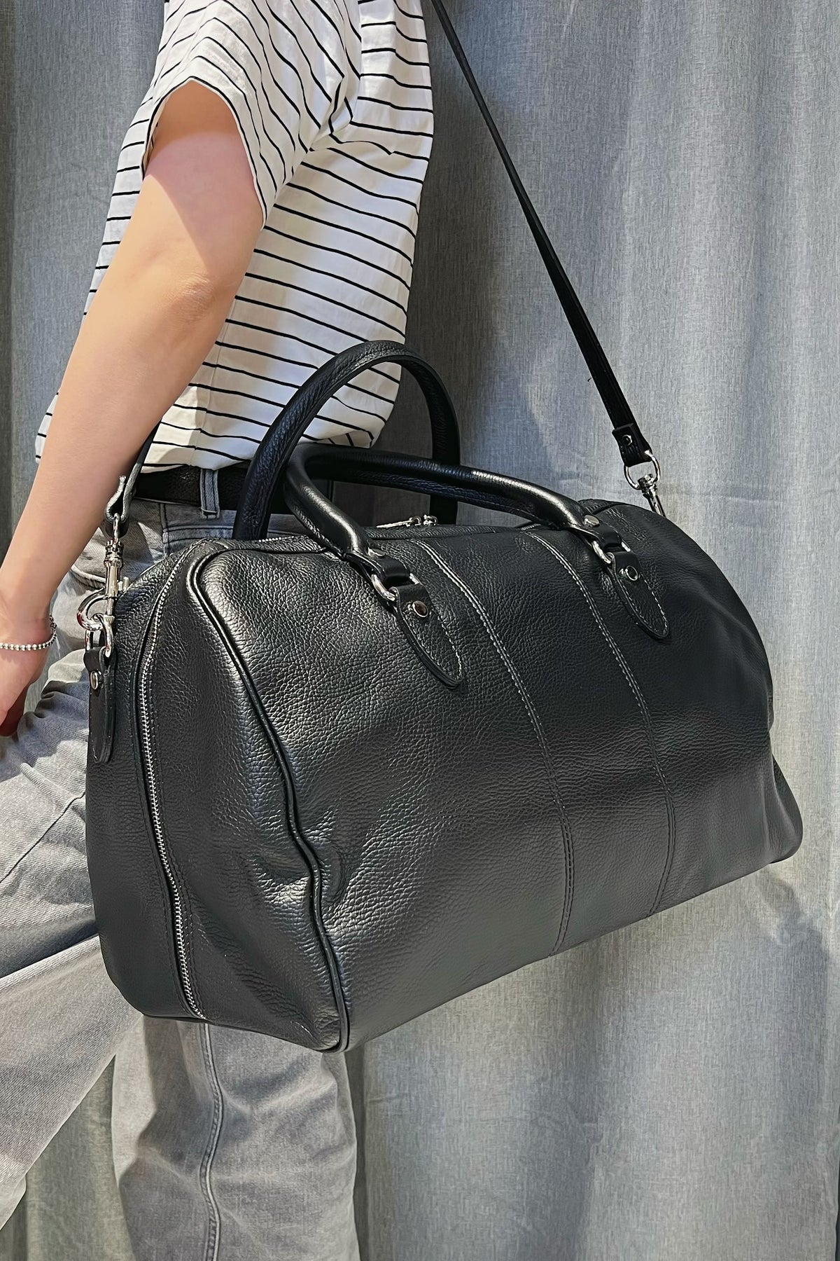 ZZ061 Black Leather Travel Bag