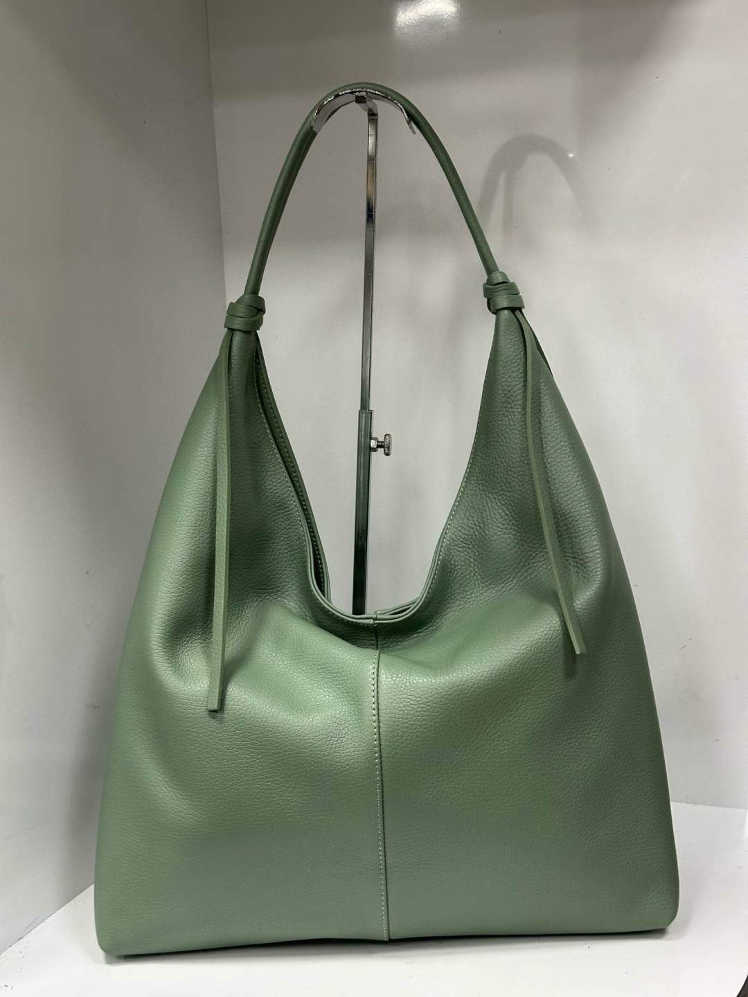 L0500 Bag 15.4in 7 Color Options