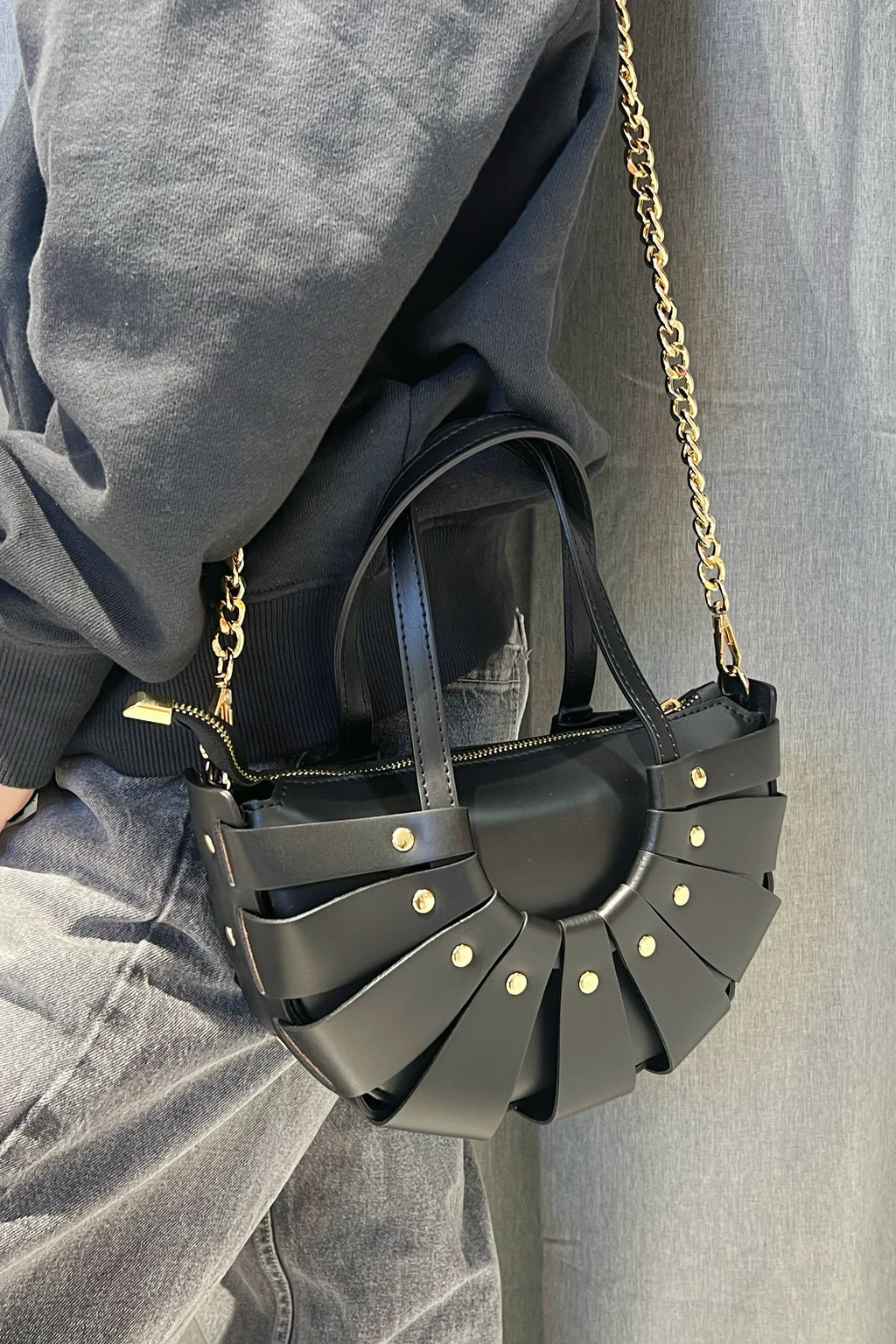 ZZ200 Black Leather Basket Bag