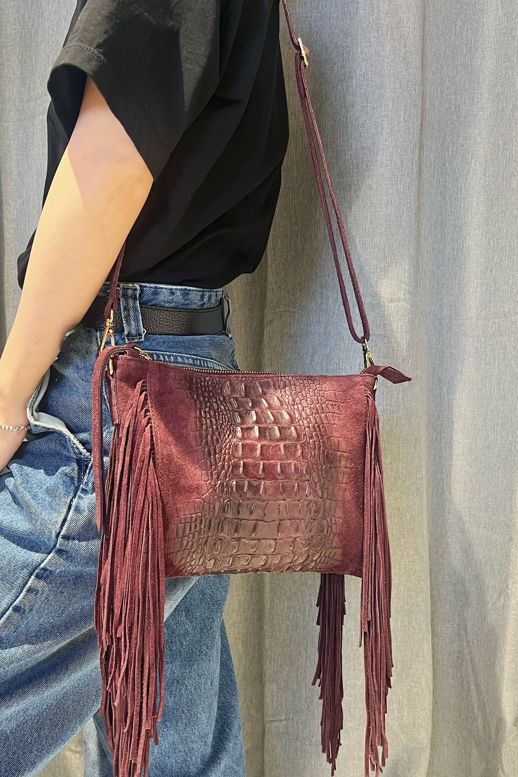 ZZ097 Burgundy Croco Suede Fringe Crossbody Bag