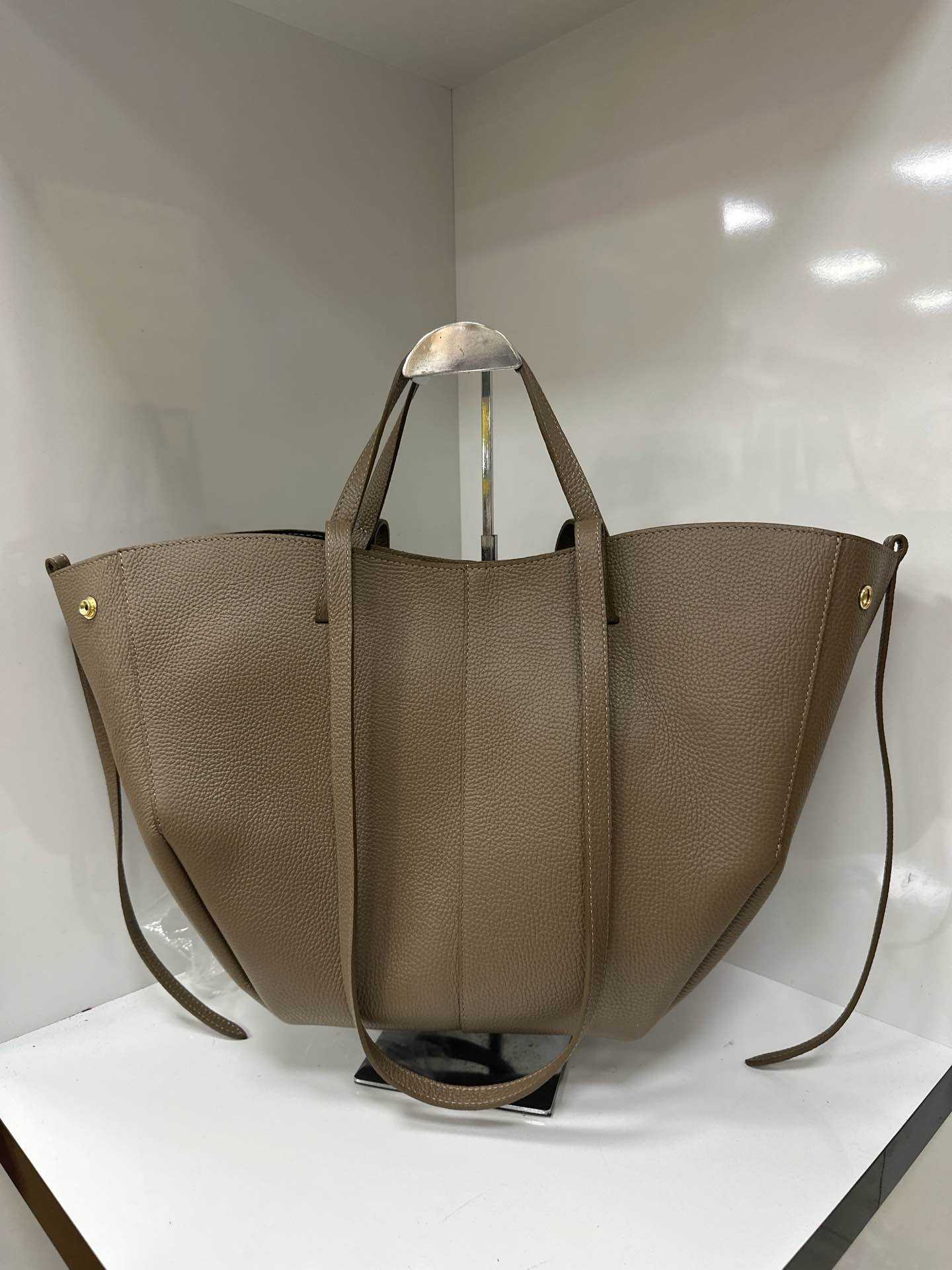 L0788 Bag 22.0in 7 Color Options