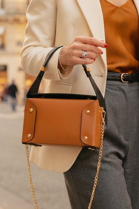 ZZ132 Camel Small Smooth Leather Handbag