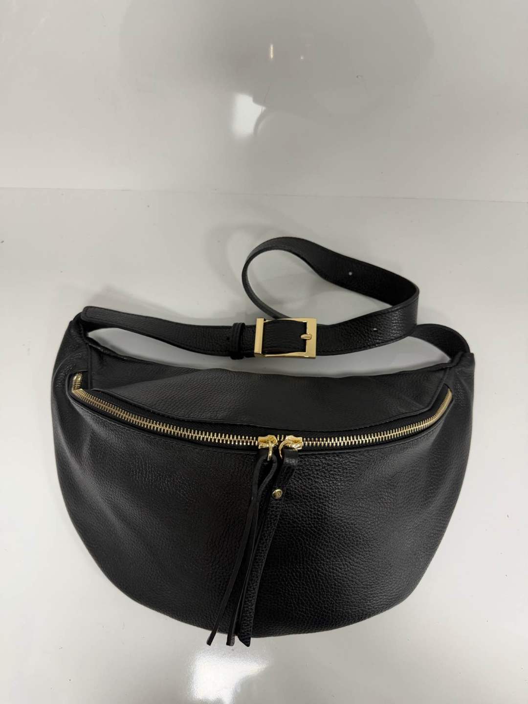 St072 Black Pouch Bag