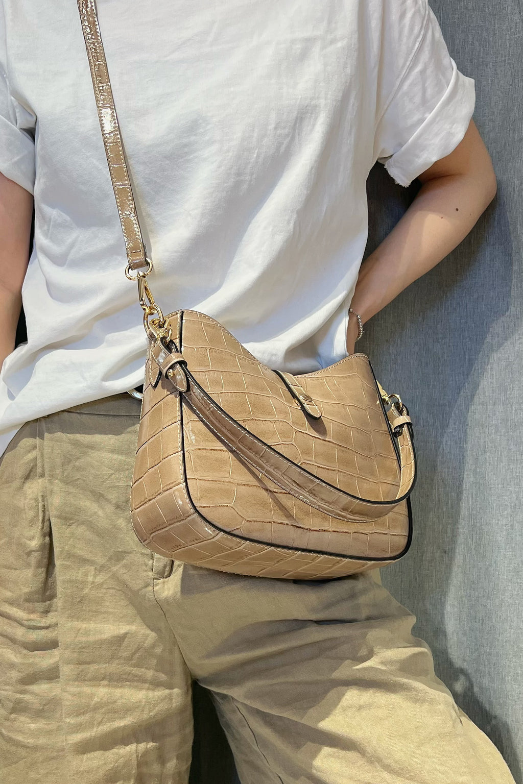 ZZ014 Taupe Croco Leather Handbag