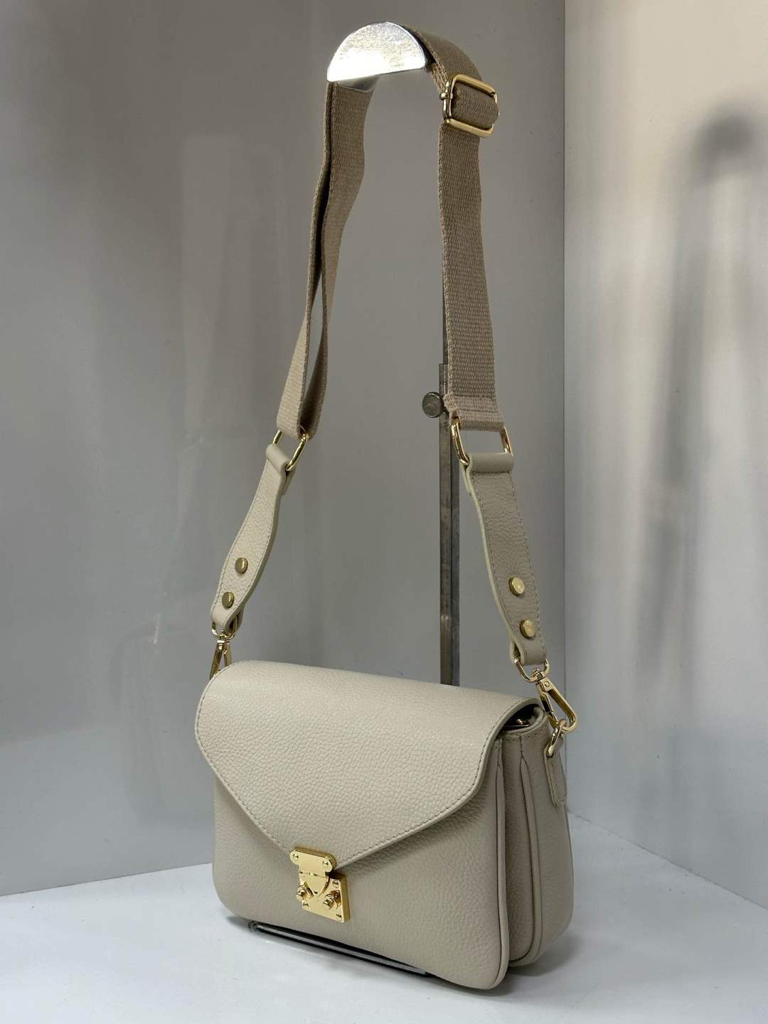 L0267 Bag 9.1in 8 Color Options