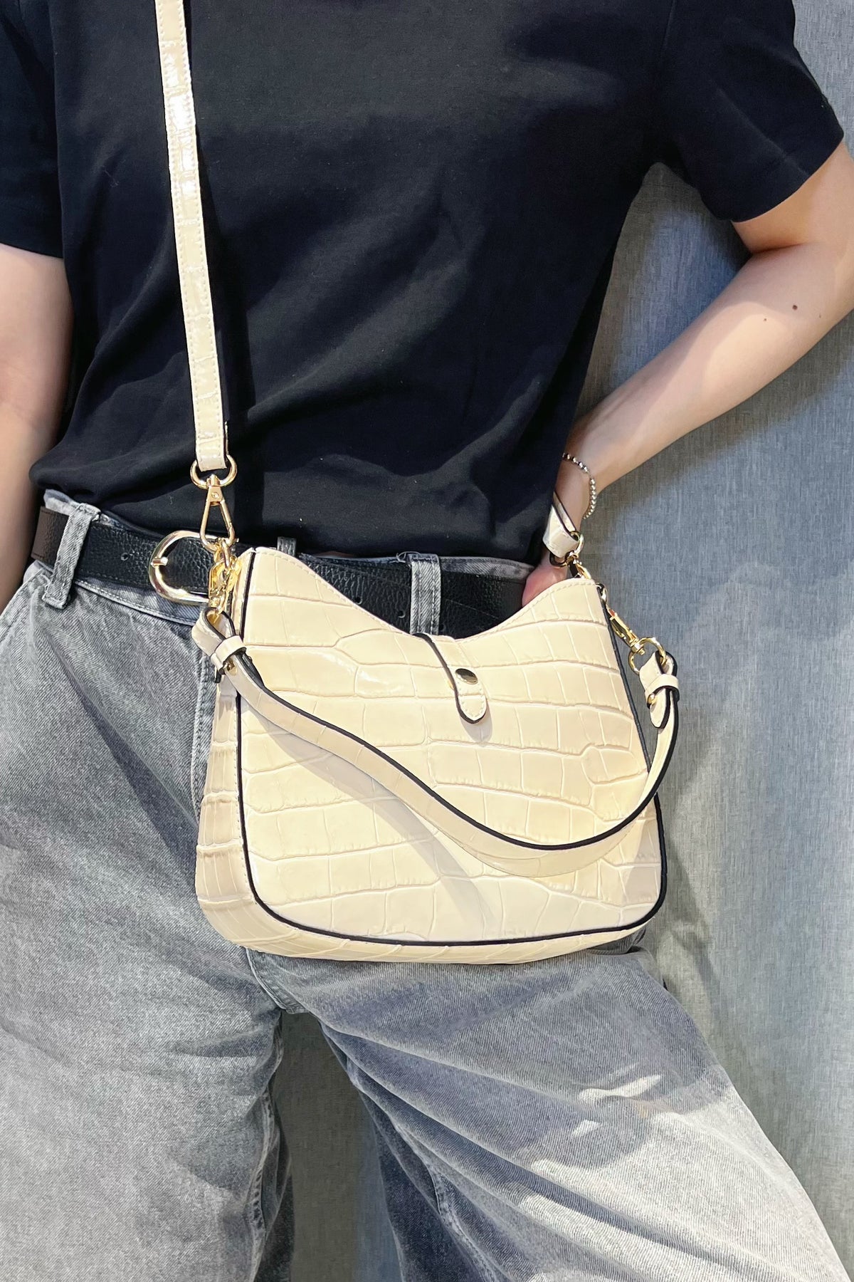 ZZ013 Beige Croco Leather Handbag