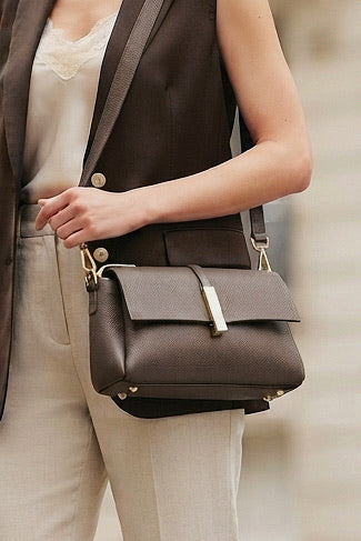 ZZ146 Brown Leather 3-Compartment Crossbody Bag