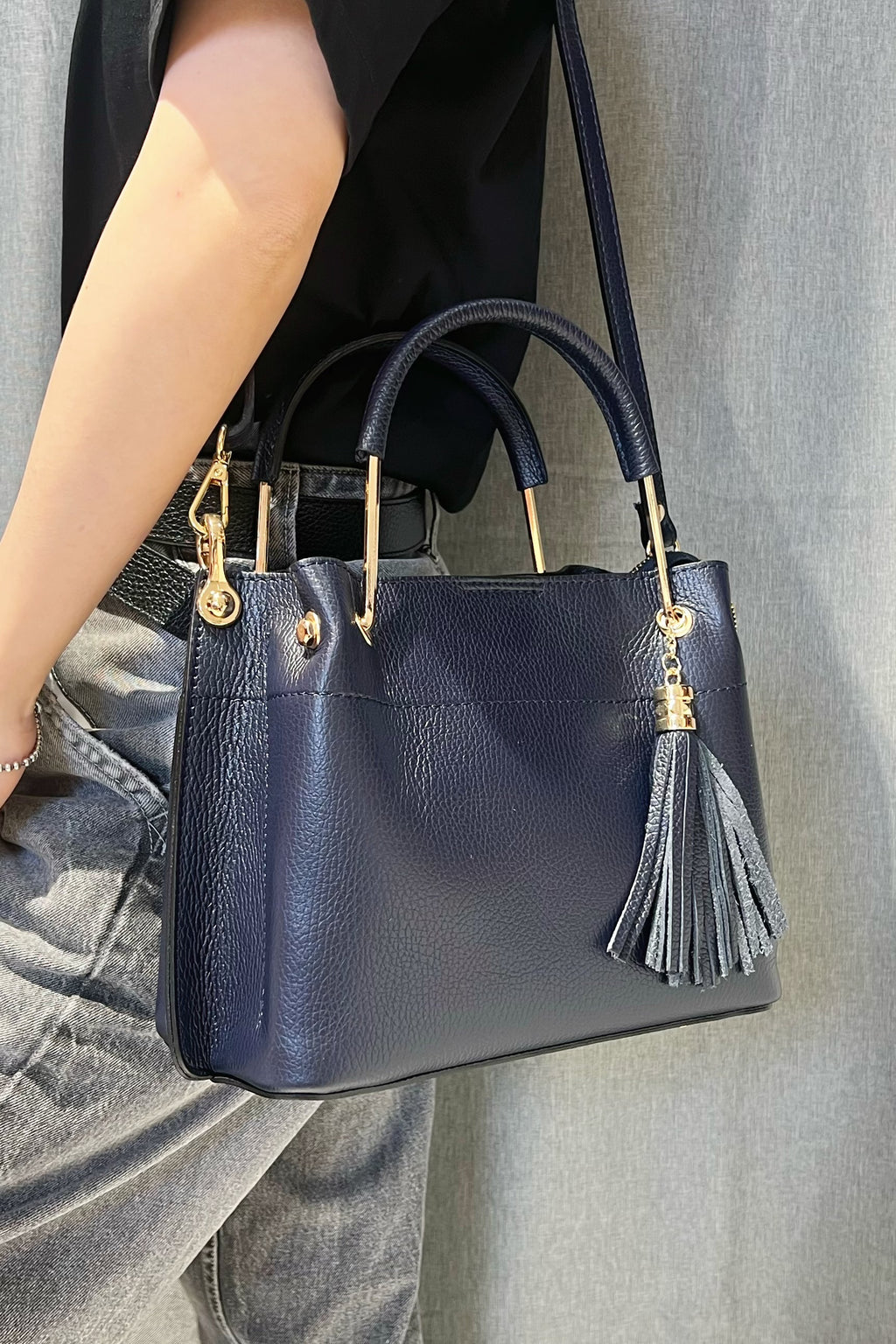 ZZ075 Navy Leather 3-Compartment Handbag