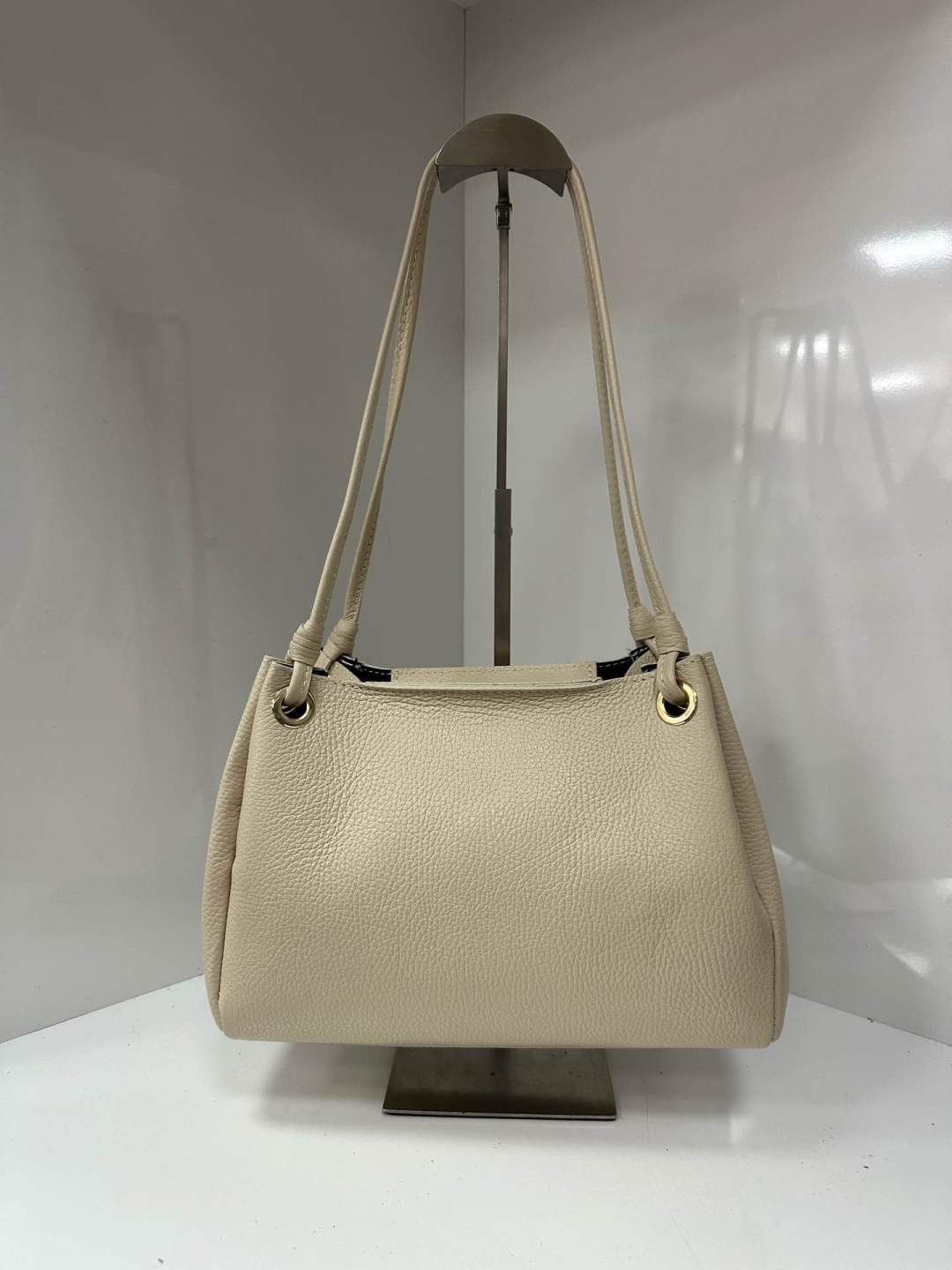 L0557 Bag 11.0in 7 Color Options