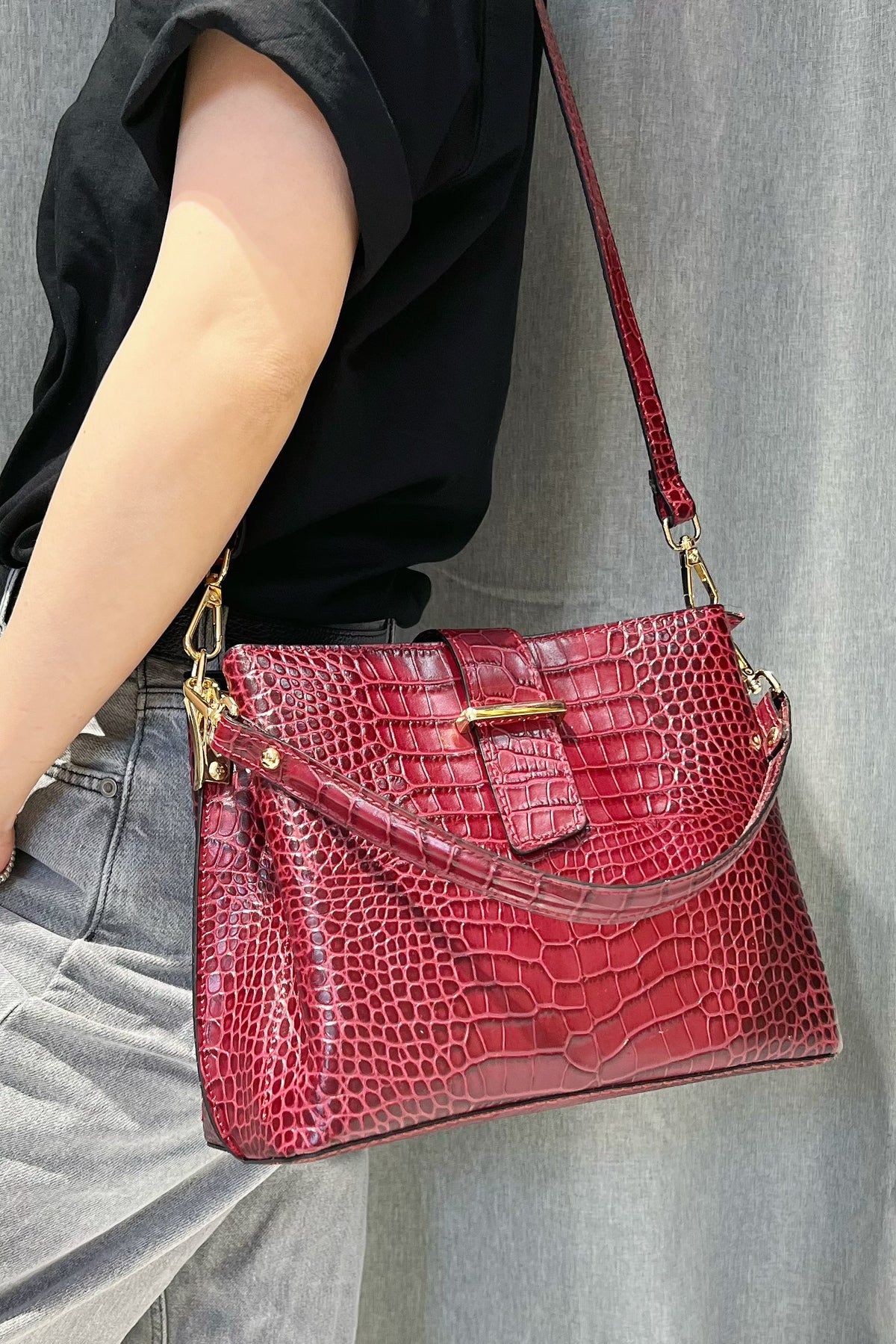 ZZ176 Burgundy Croco Top Handle Bag