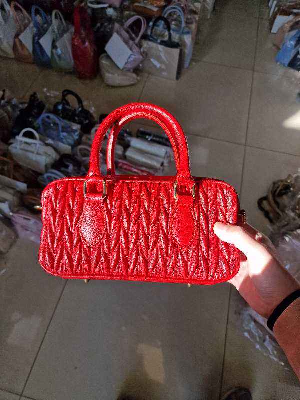 MI31138 Bag 10.6in 1 Color Option