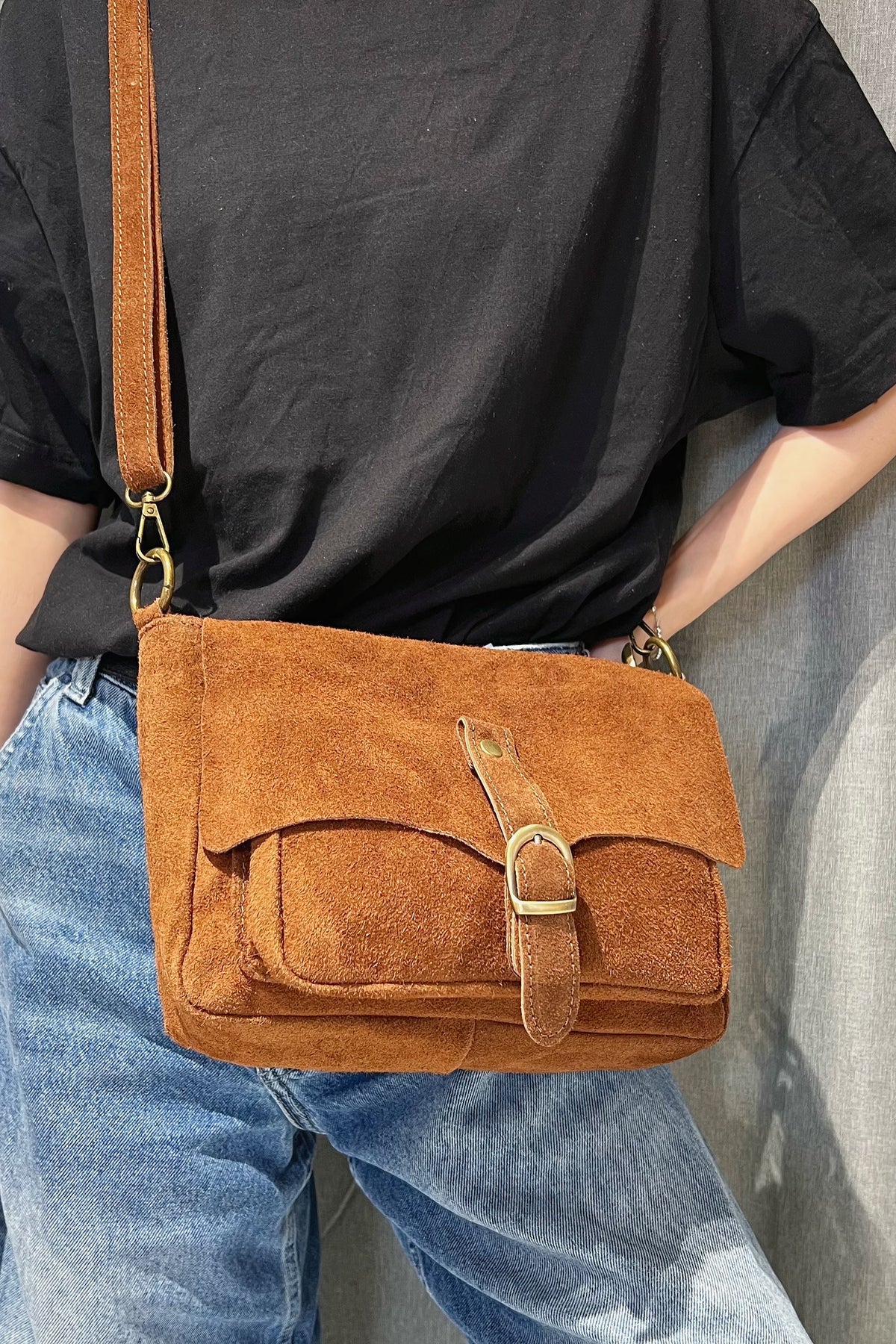 ZZ164 Cognac Suede Crossbody Bag