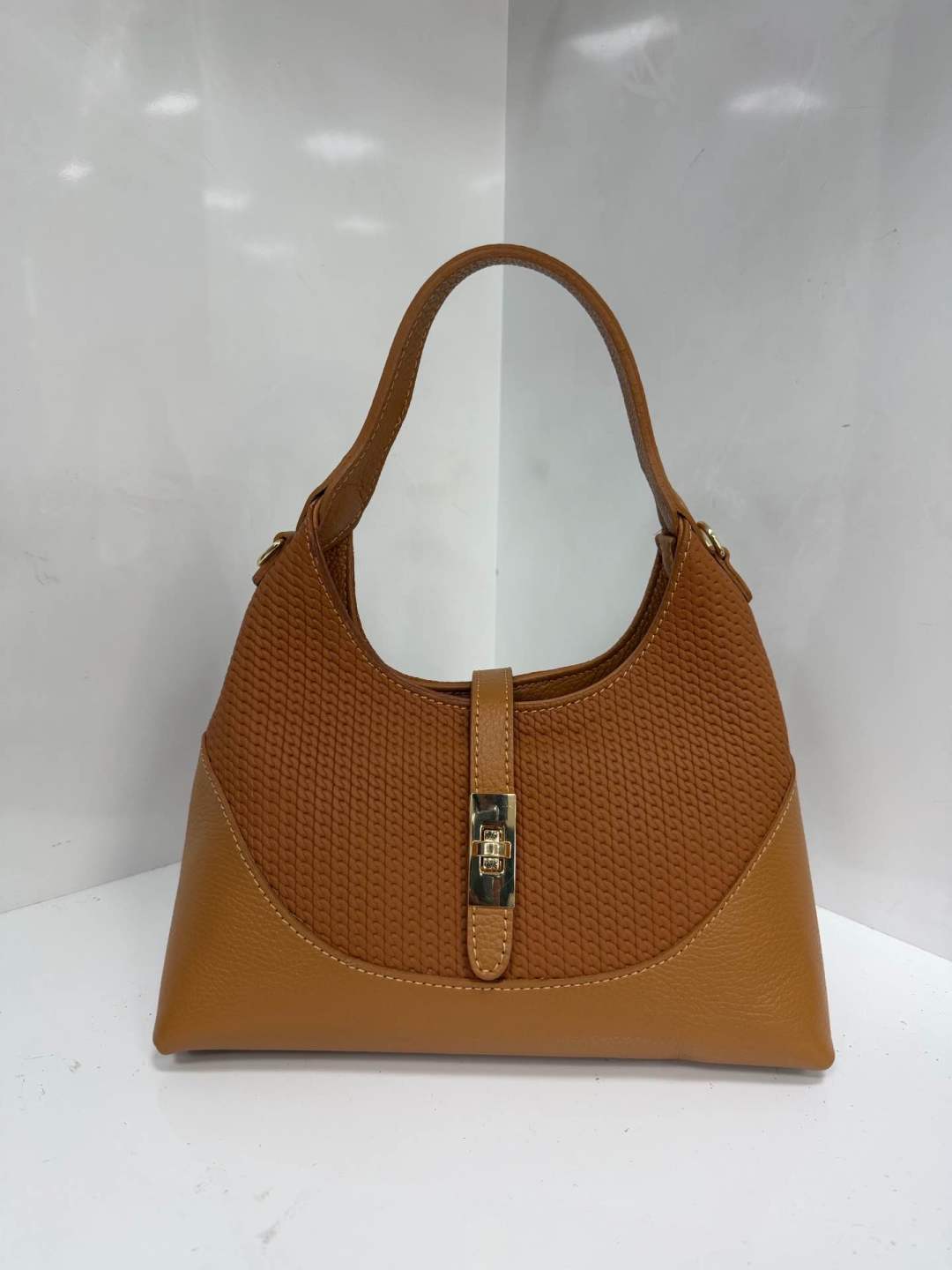 L0510 Bag 11.0in 2 Color Options