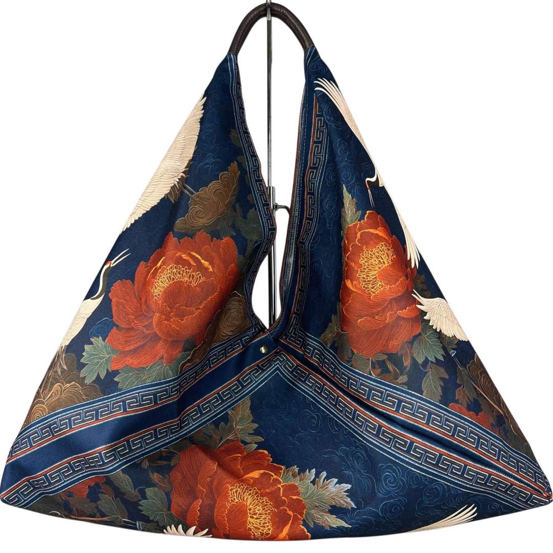 MI503 Blue Crane & Peony Print Triangle Bag