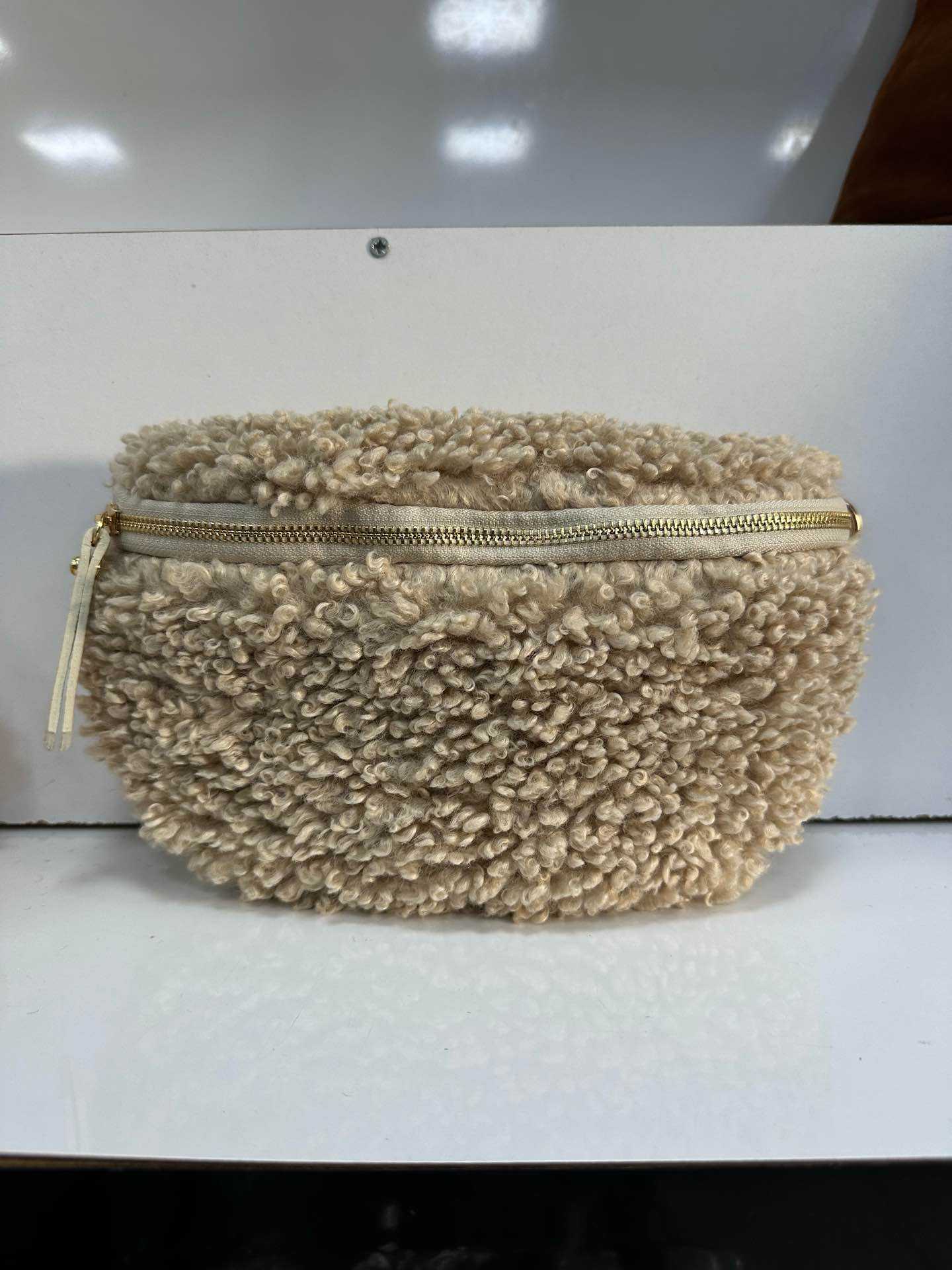 L268 Bag 10.6in 4 Color Options