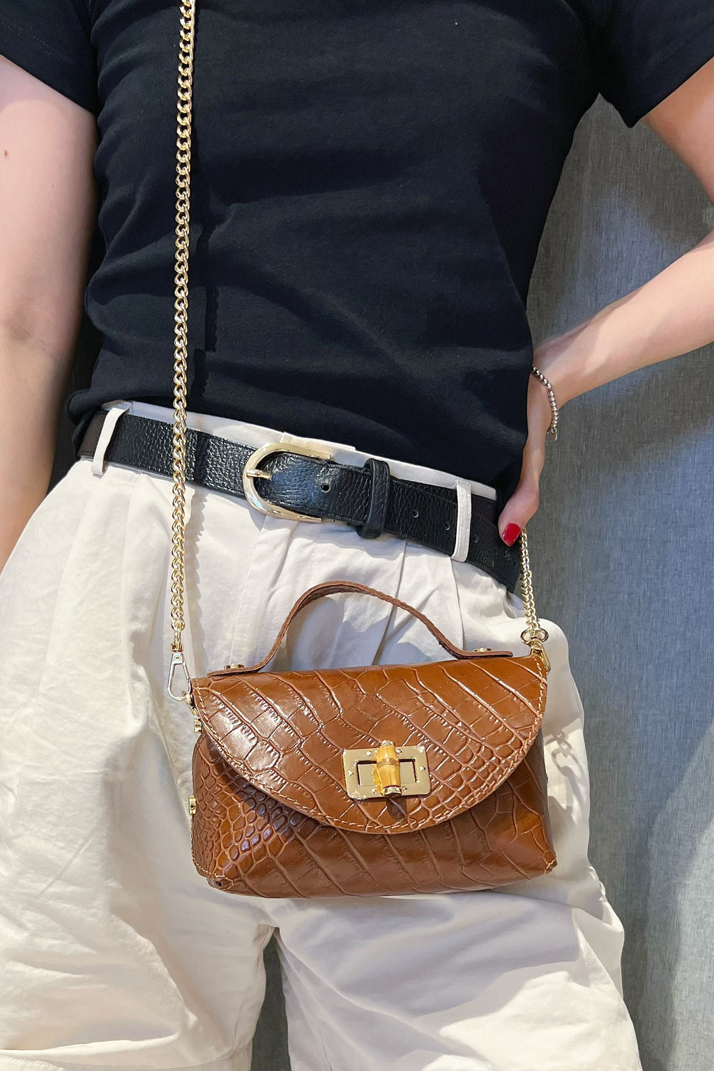 ZZ025 Camel Croco Chain Crossbody Bag