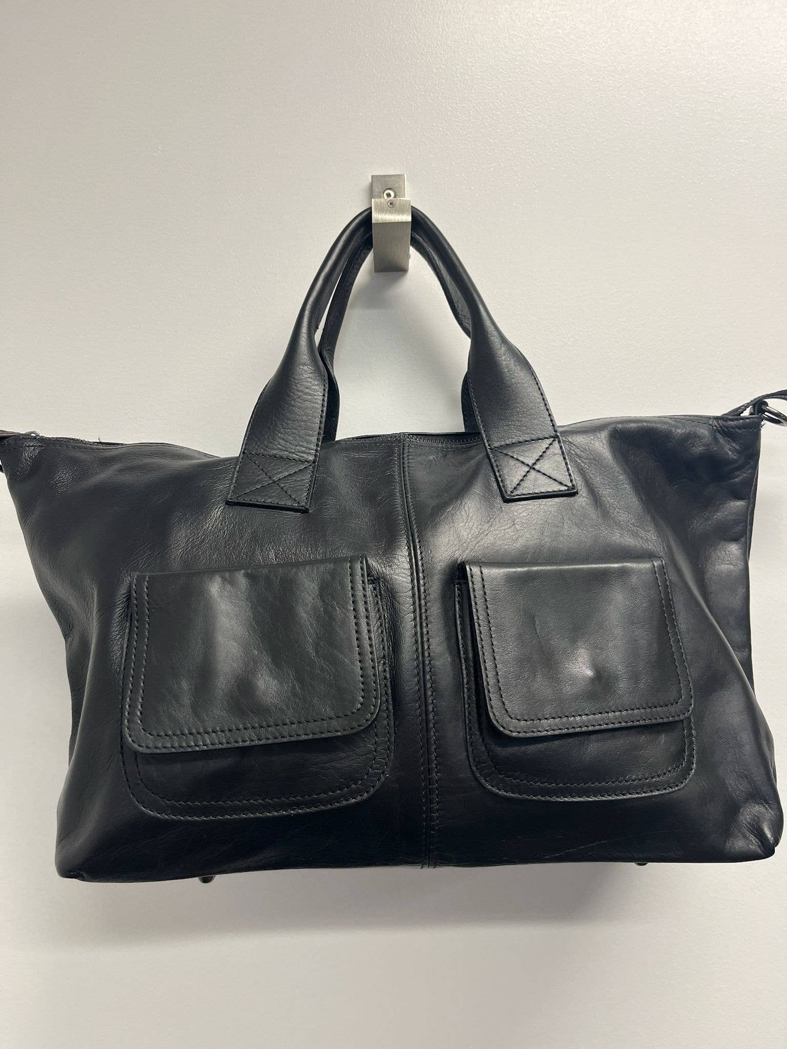 OF104 Italian Black Leather 2 Pockets Zipped Handbag