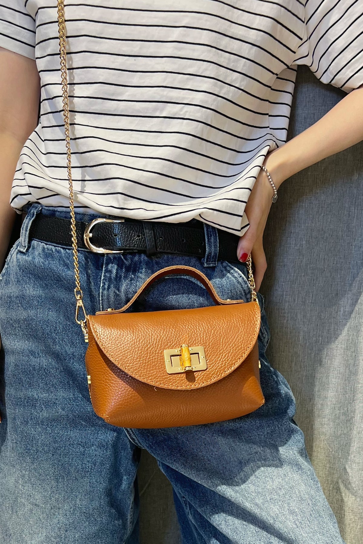 ZZ125 Camel Grained Leather Chain Crossbody Bag