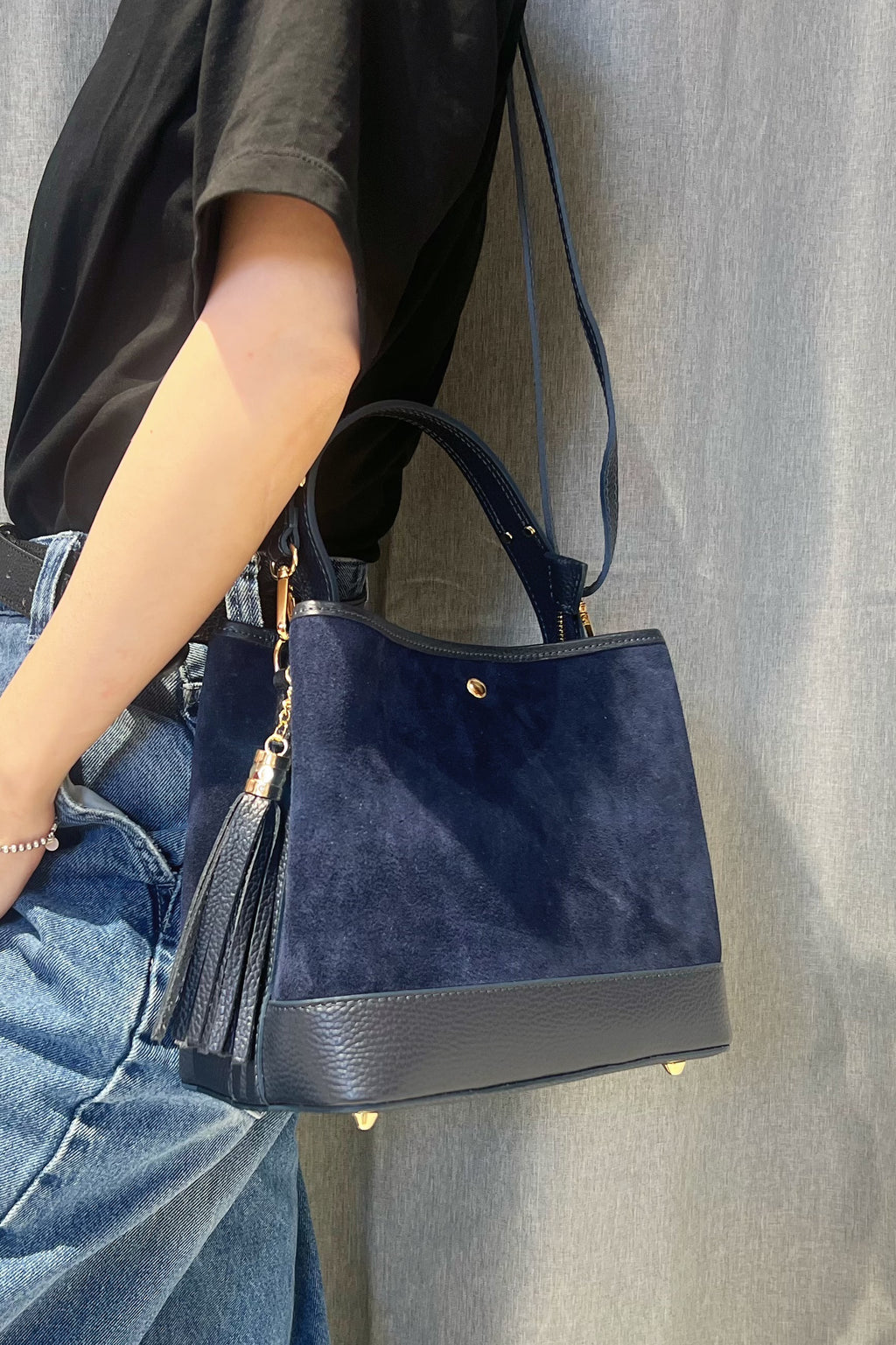 ZZ184 Navy Leather Suede Bucket Bag