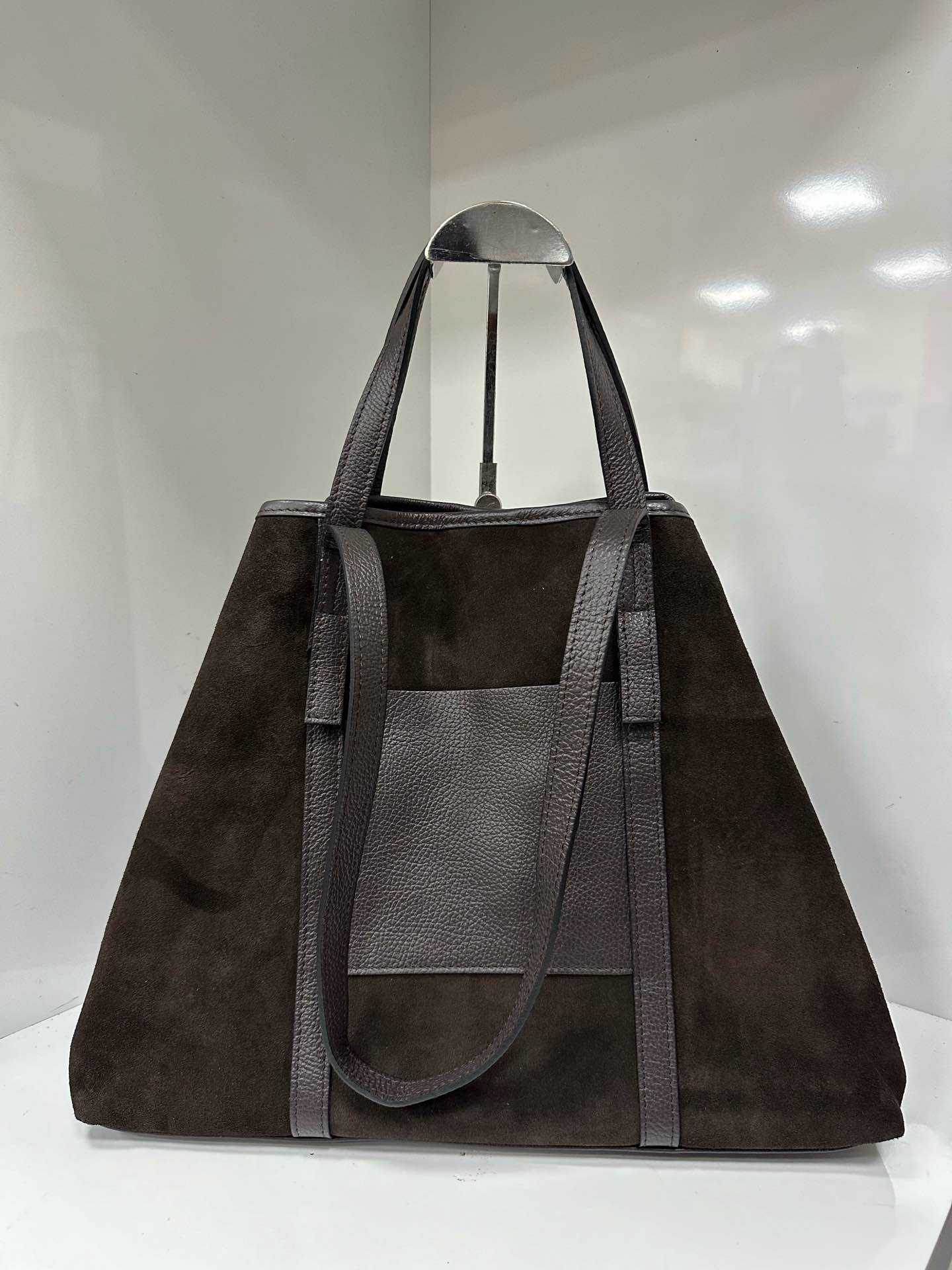 L0443 Bag 21.7in 2 Color Options