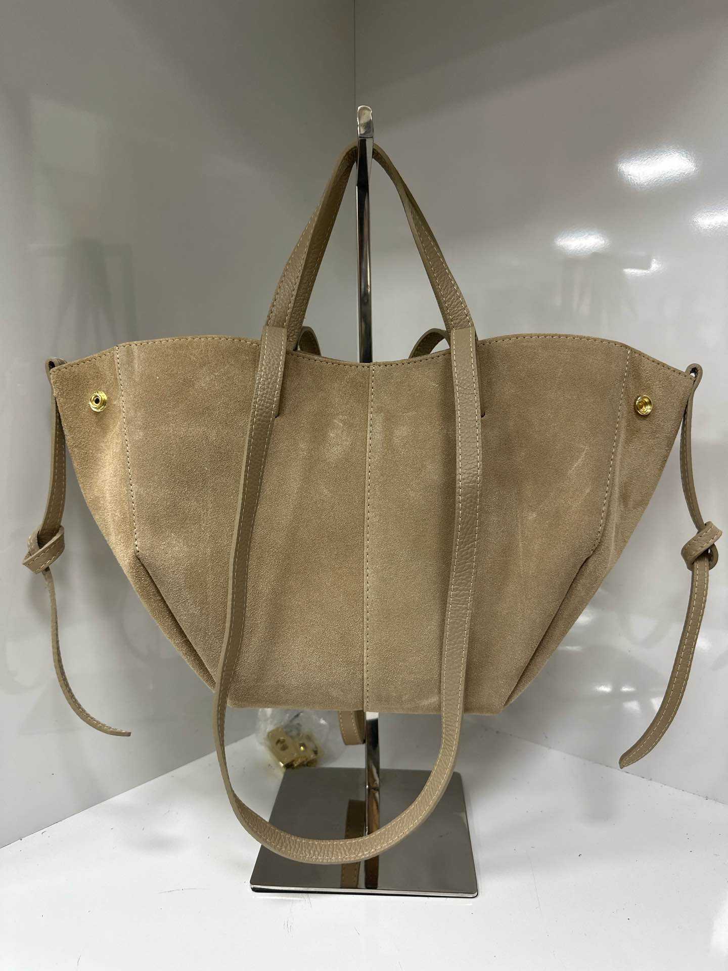 L0425 Bag 17.3in 9 Color Options