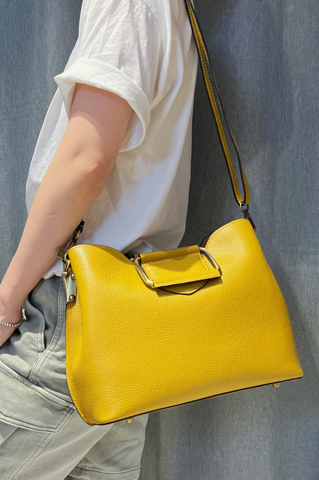 ZZ019 Mustard Grained Leather Handbag