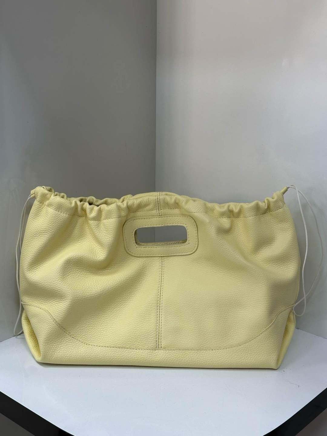 L0560 Bag 16.5in 9 Color Options