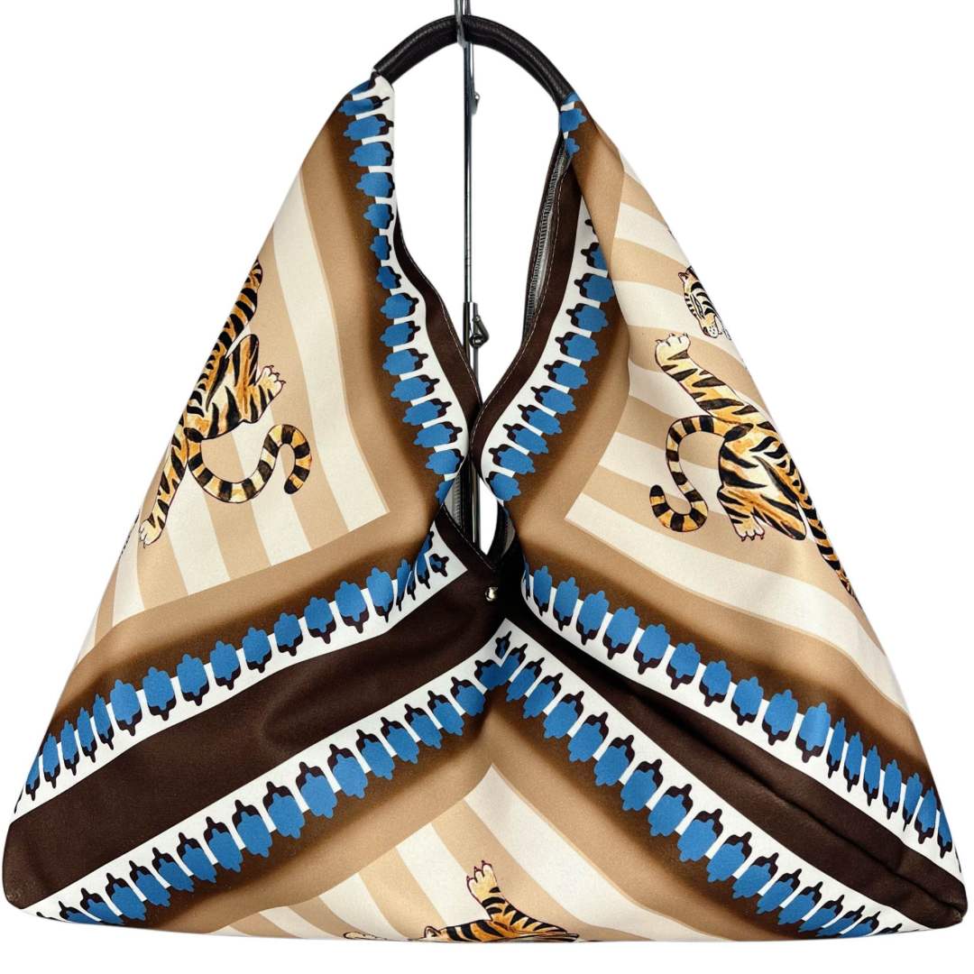 Mi085 Beige Tiger-Print Tote
