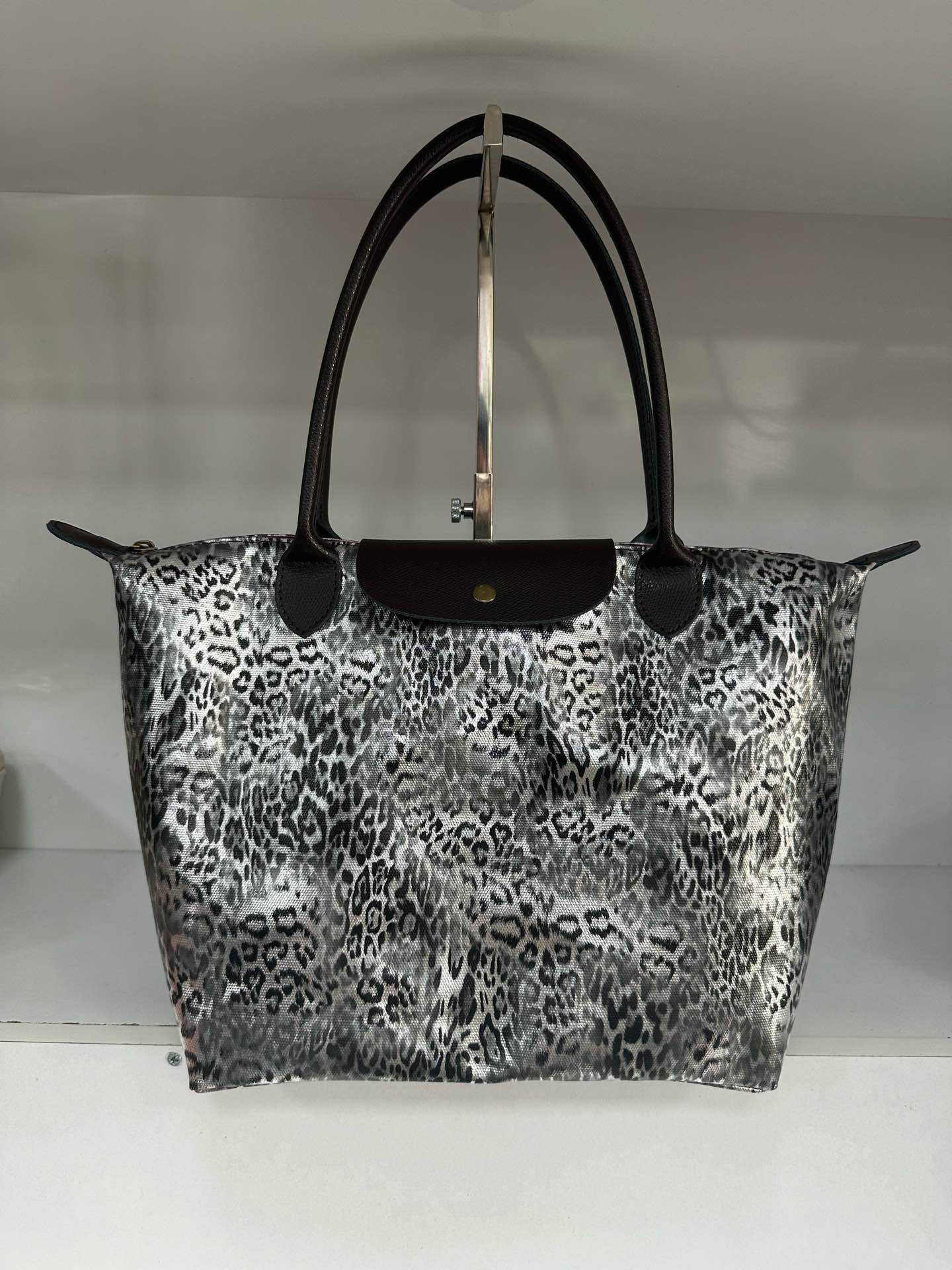 L0253 Bag 15.7in 2 Color Options