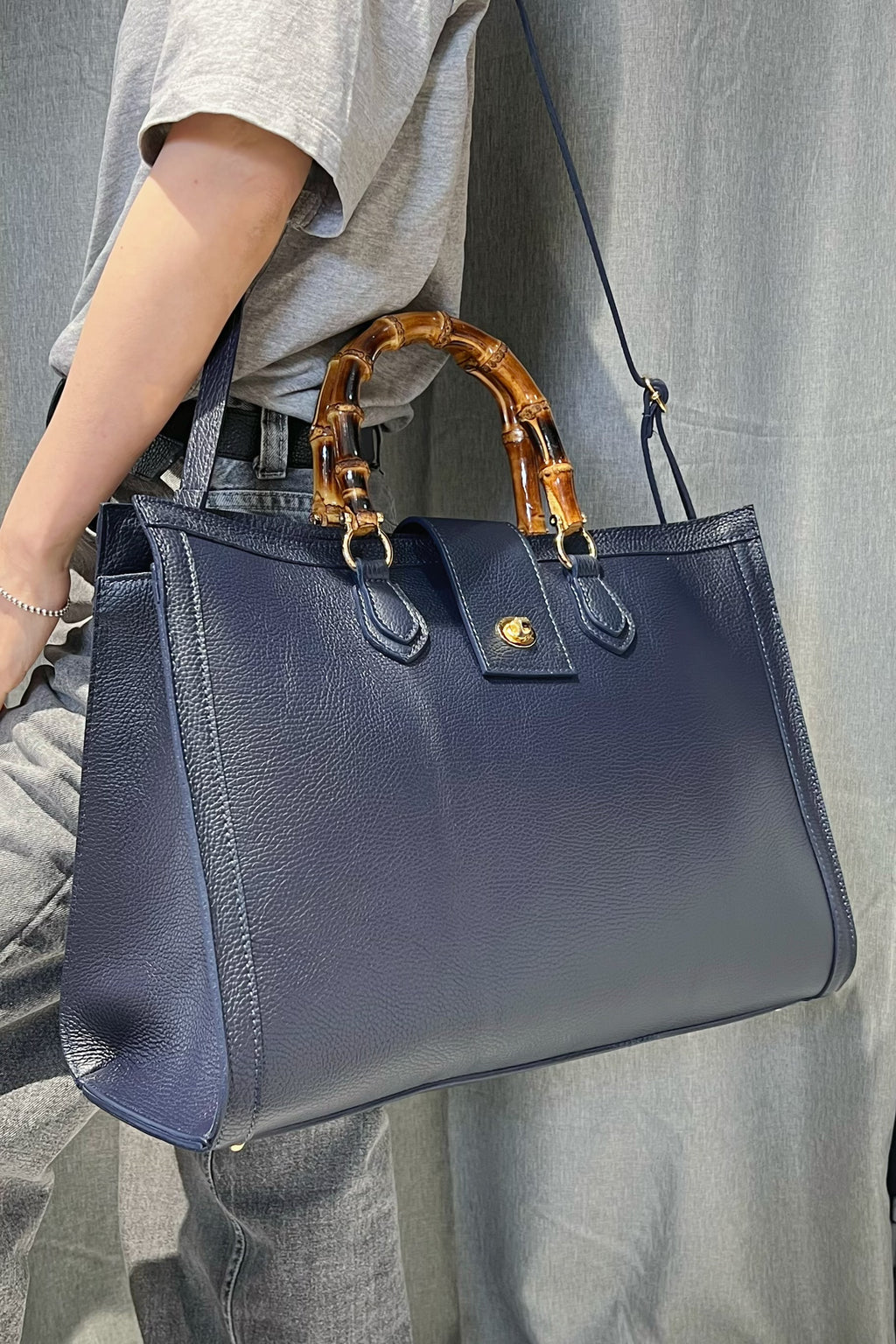 ZZ088 Navy XL Bamboo Handle Handbag