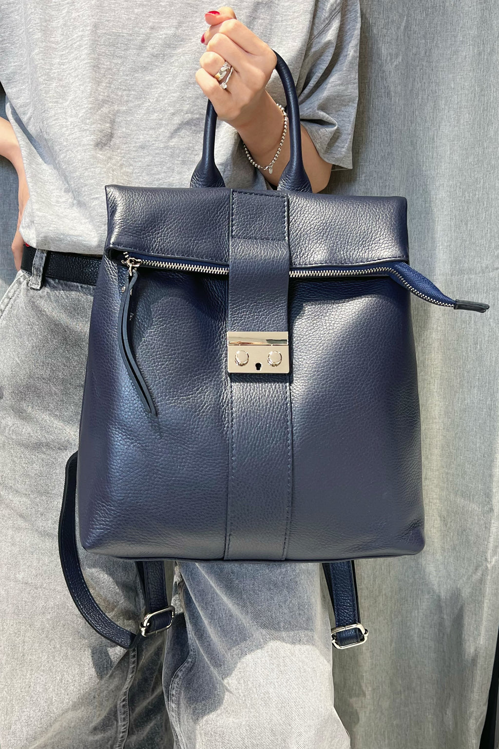 ZZ085 Navy Leather Backpack