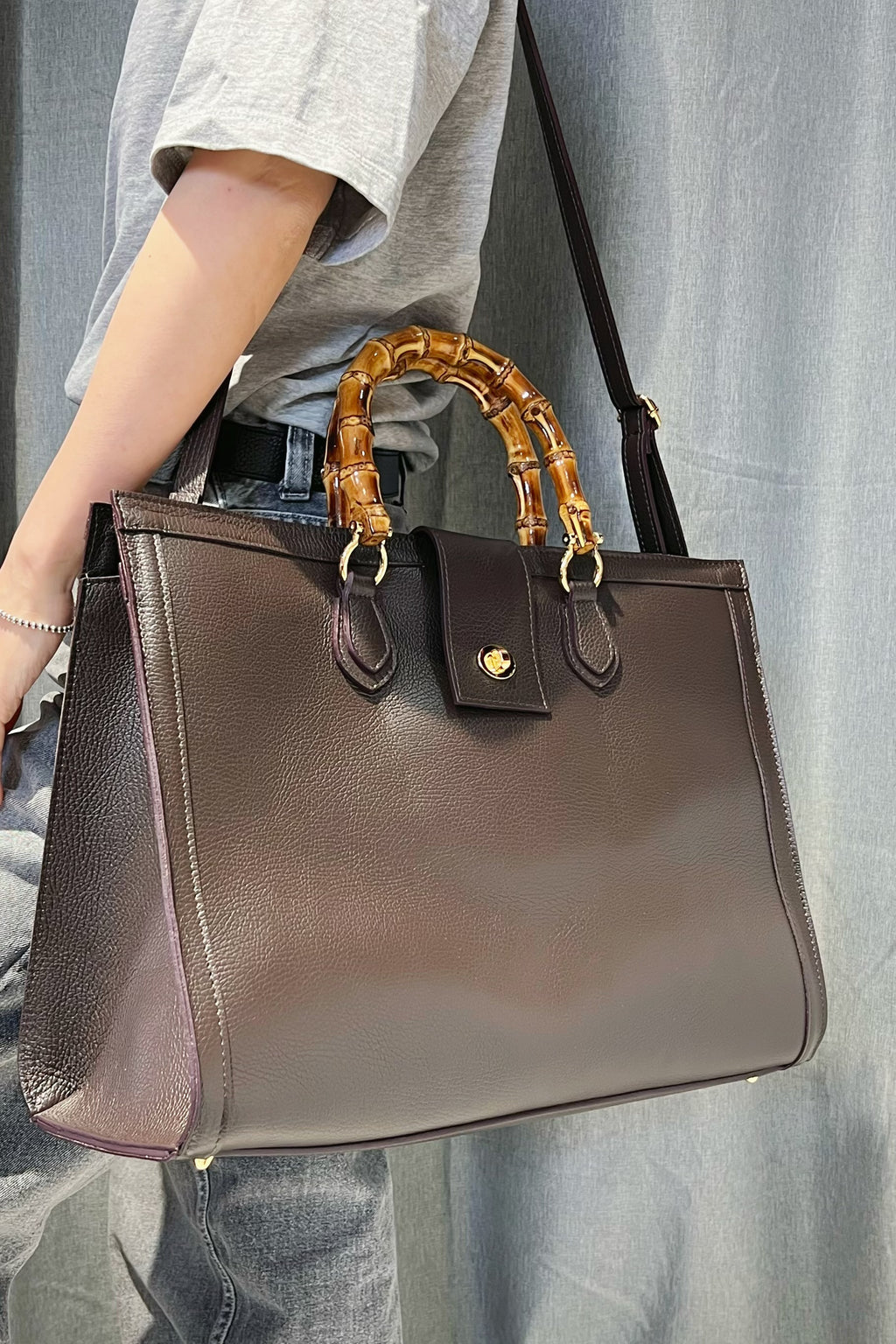 ZZ089 Brown XL Bamboo Handle Handbag