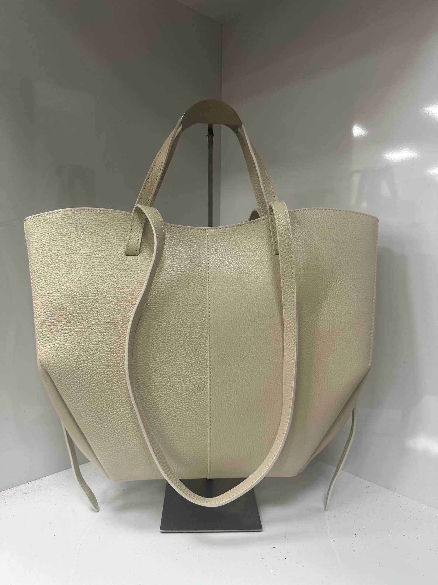 L0788 Bag 22.0in 7 Color Options