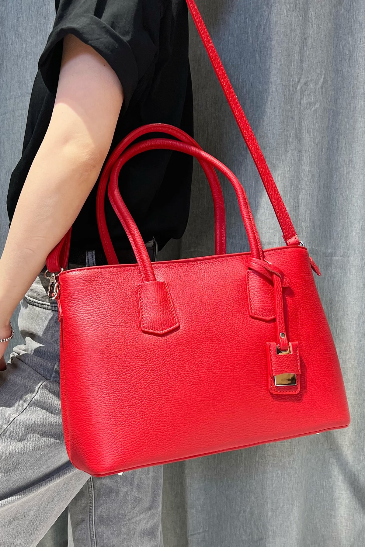 ZZ038 Red Grained Leather Work Bag