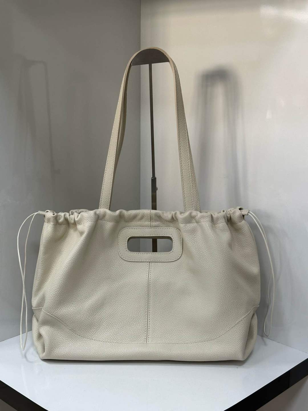 L0560 Bag 16.5in 9 Color Options