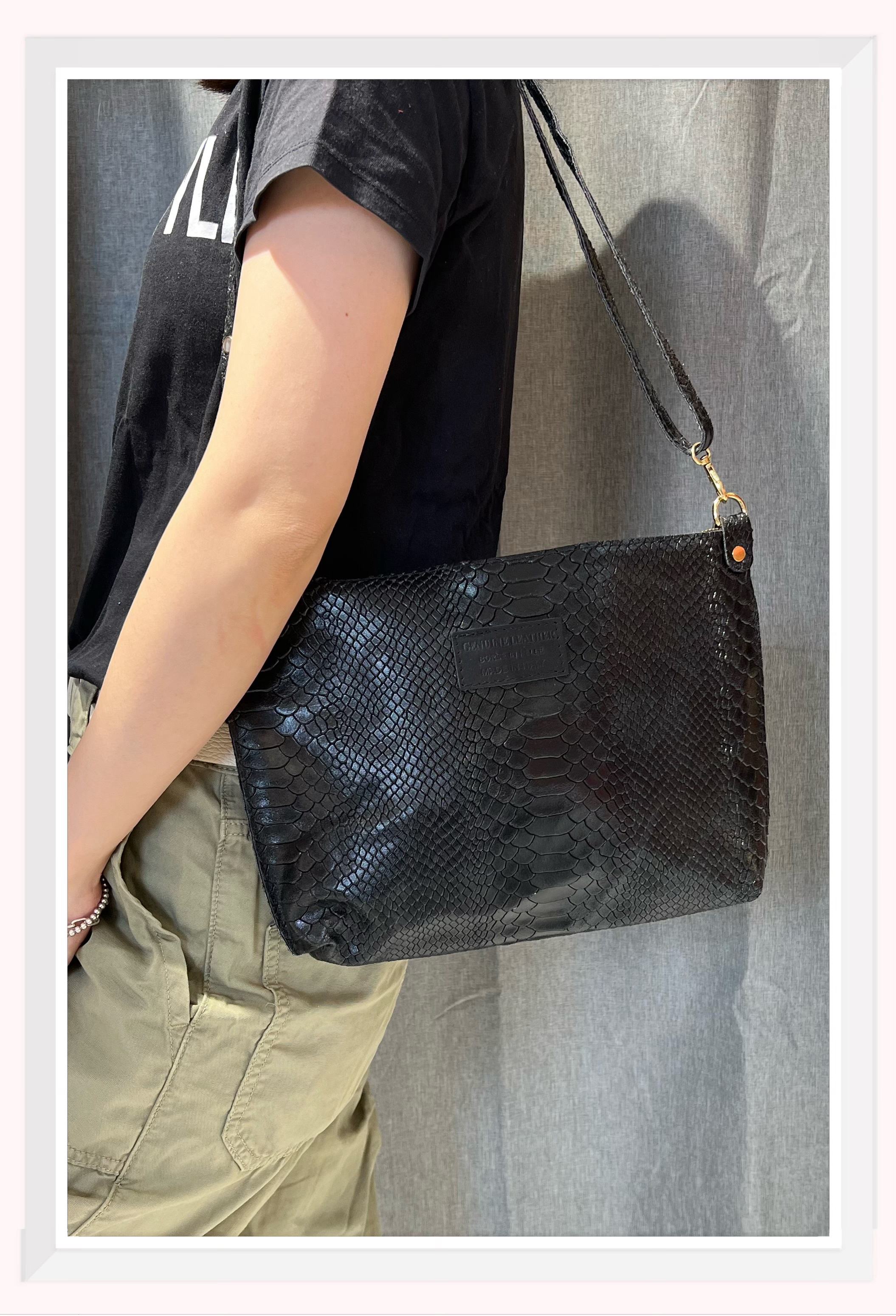 Z20528 Bag 12.2in 2 Color Options
